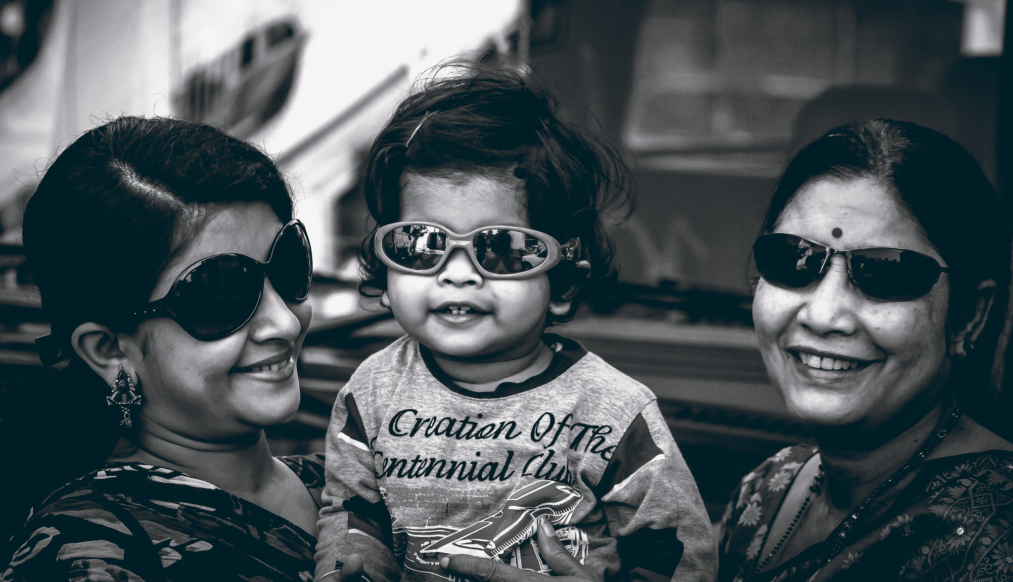 Canon EF-S 55-250mm F4-5.6 IS II sample photo. The shades family (2) photography