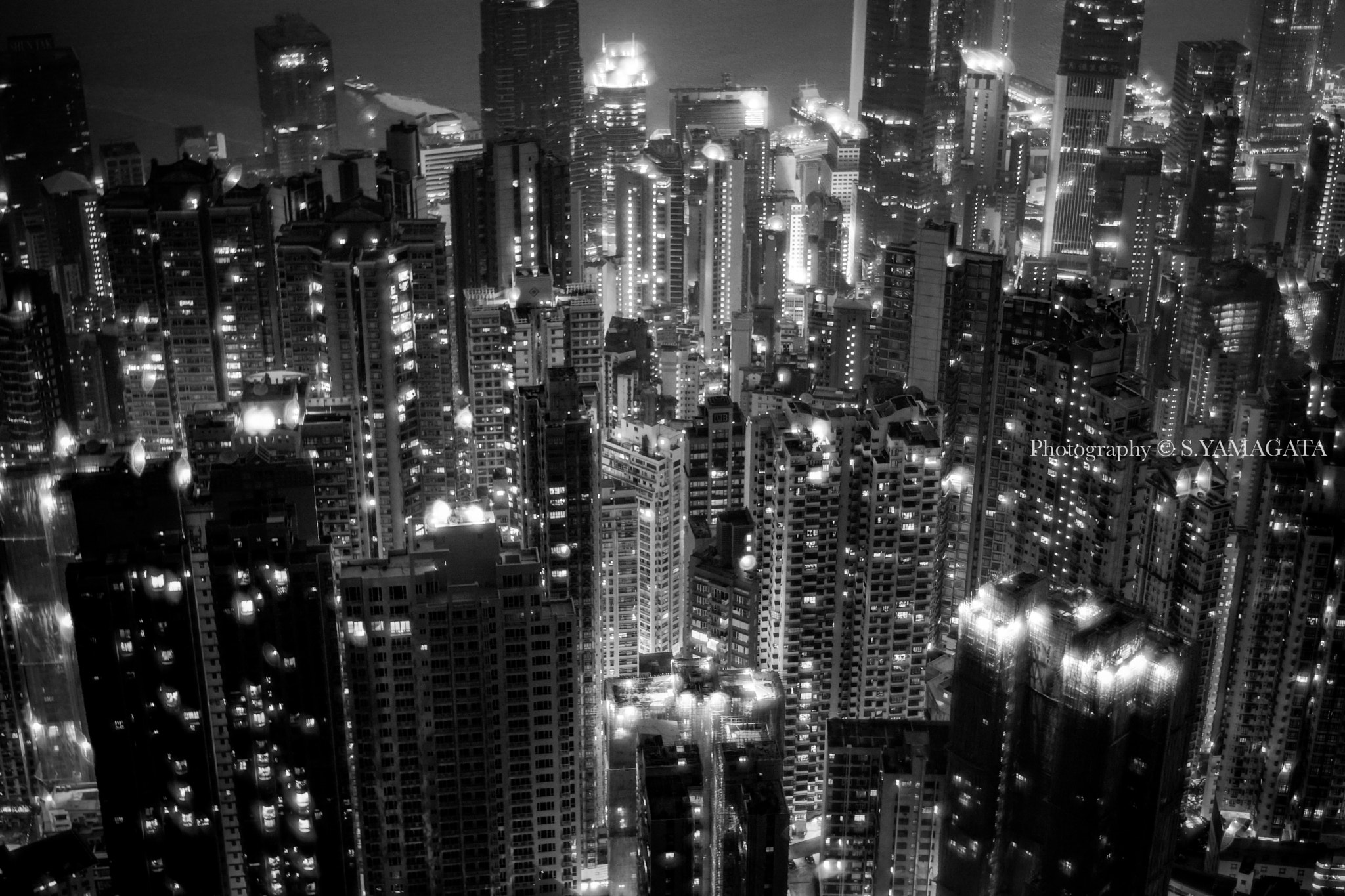 DT 40mm F2.8 SAM sample photo. Buildings b/w photography