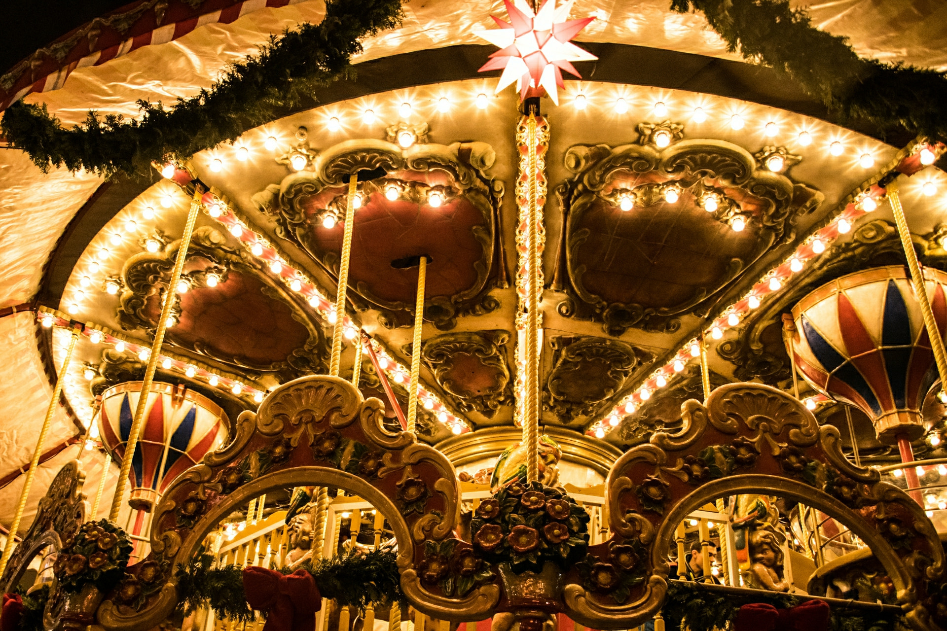 Sigma 28-300mm F3.5-6.3 DG Macro sample photo. Wintercarousel photography