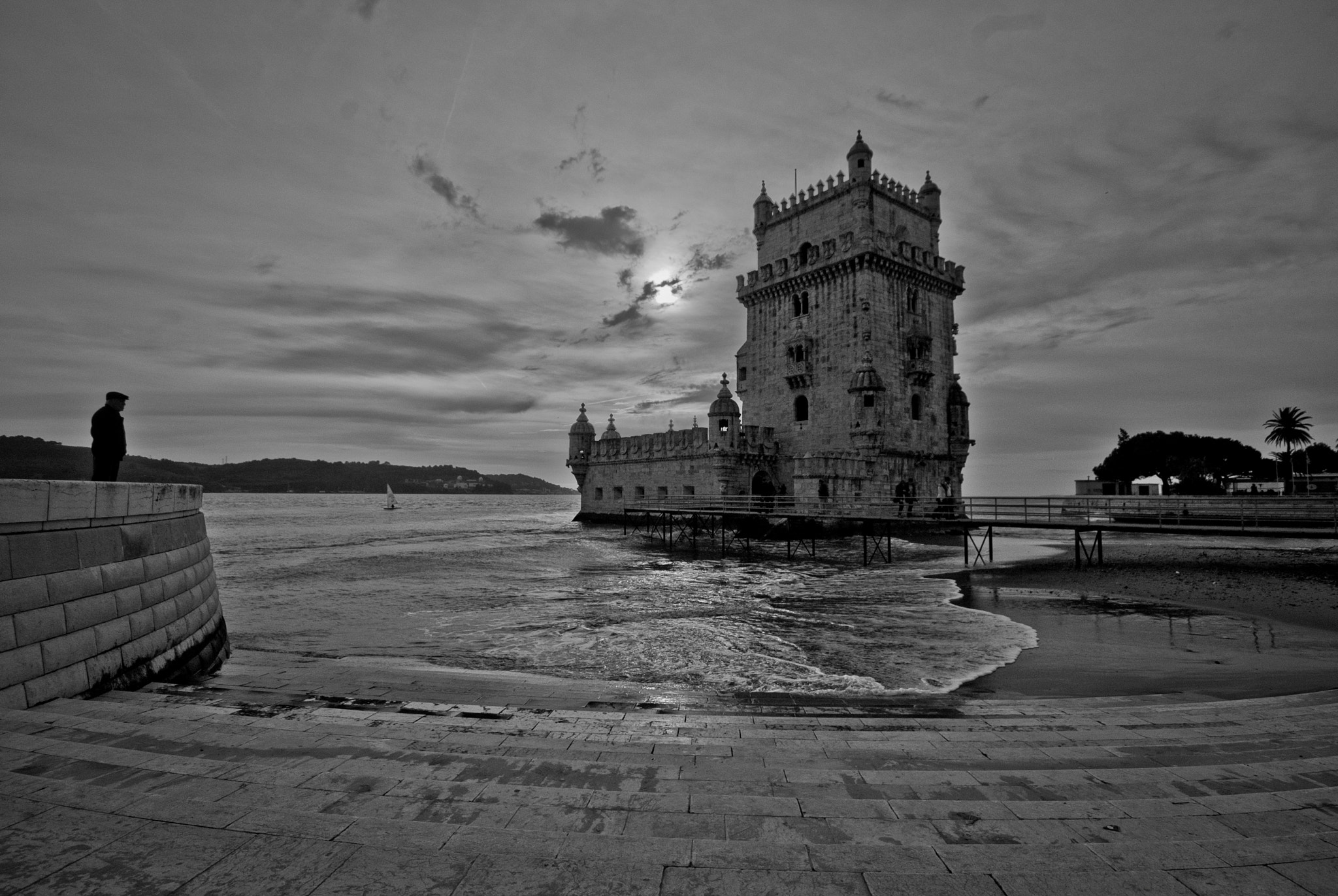 Sigma 10-20mm F4-5.6 EX DC HSM sample photo. Tour de belem photography