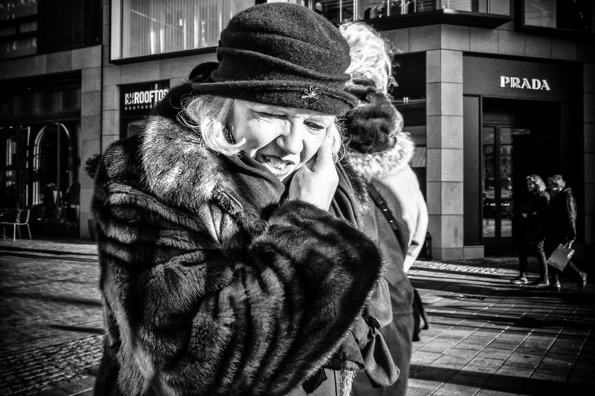 Fujifilm X-Pro2 + Fujifilm XF 18mm F2 R sample photo. Street portrait.. photography
