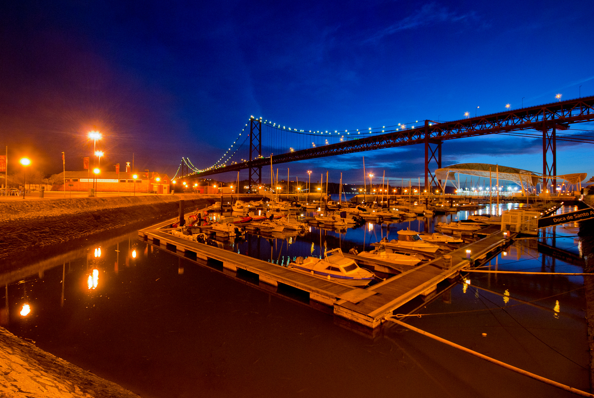 Sigma 10-20mm F4-5.6 EX DC HSM sample photo. Port photography
