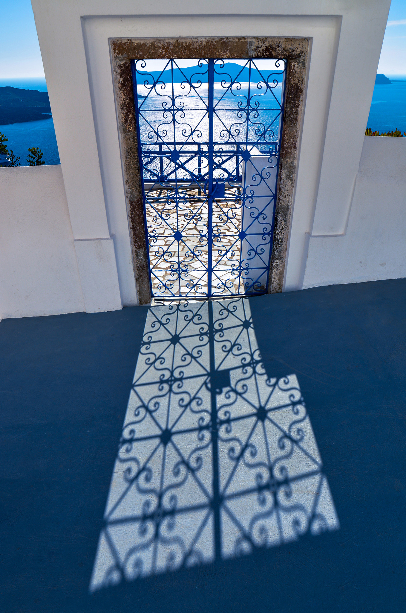 Samyang 14mm F2.8 ED AS IF UMC sample photo. Door to the sea photography