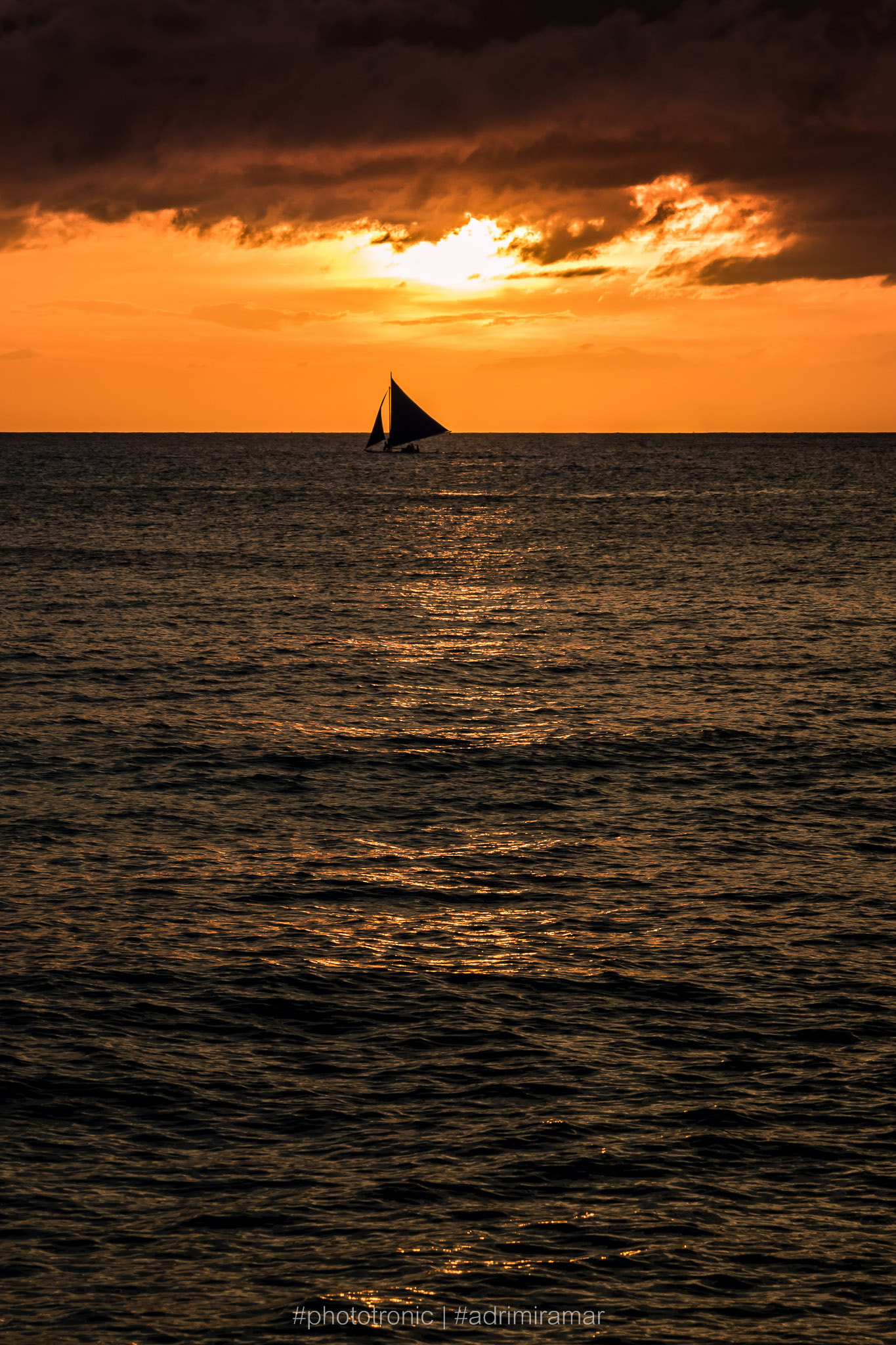 Canon EF 24-70mm F2.8L II USM sample photo. H o r i z o n | s a i l photography
