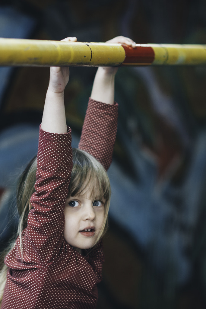 AF DC-Nikkor 135mm f/2D sample photo. A little girl photography