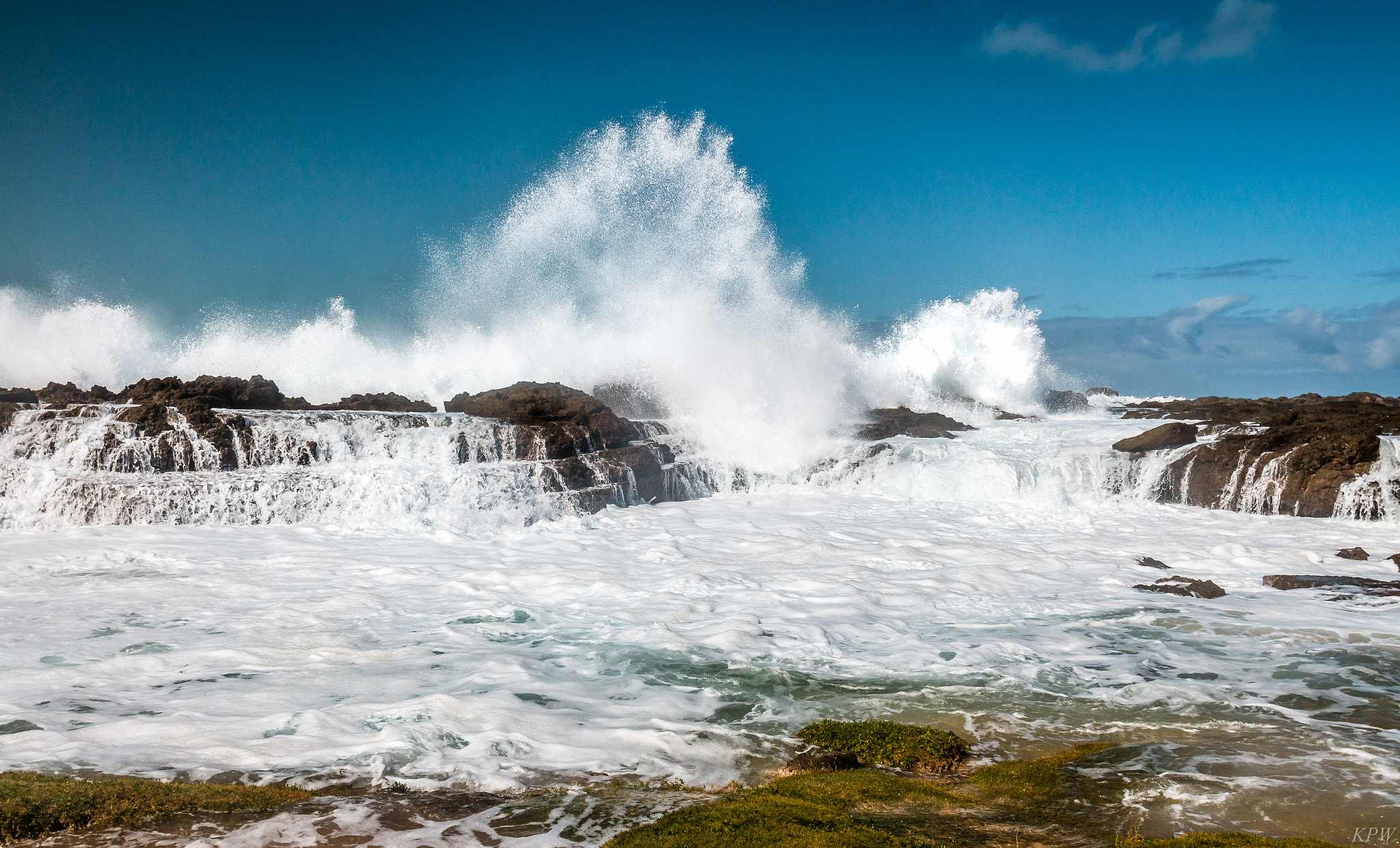 Canon EF 20mm F2.8 USM sample photo. Waves photography