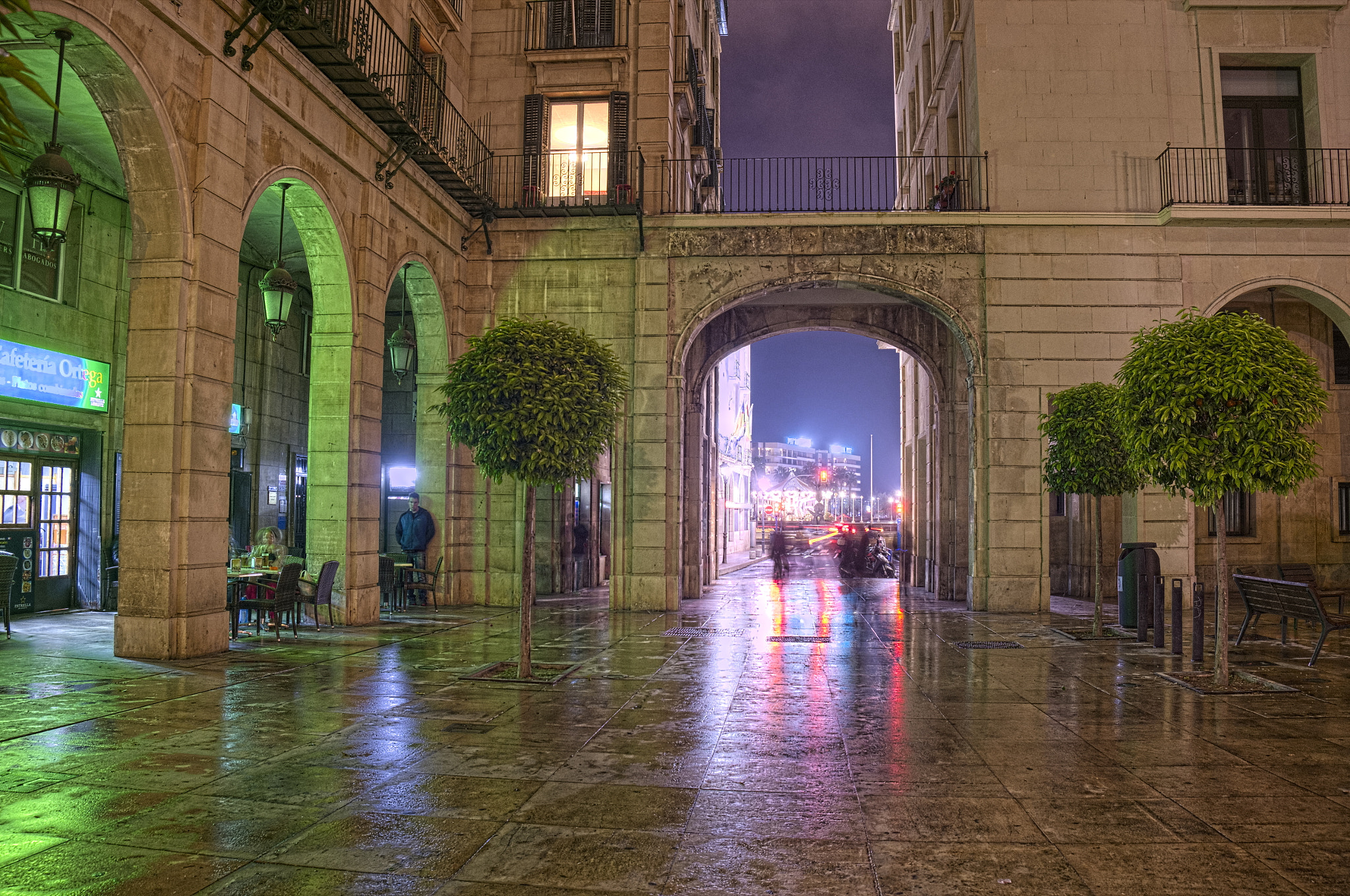Fujifilm X-M1 + Fujifilm XF 18-55mm F2.8-4 R LM OIS sample photo. Lluvia sobre el ayuntamiento de alicante photography
