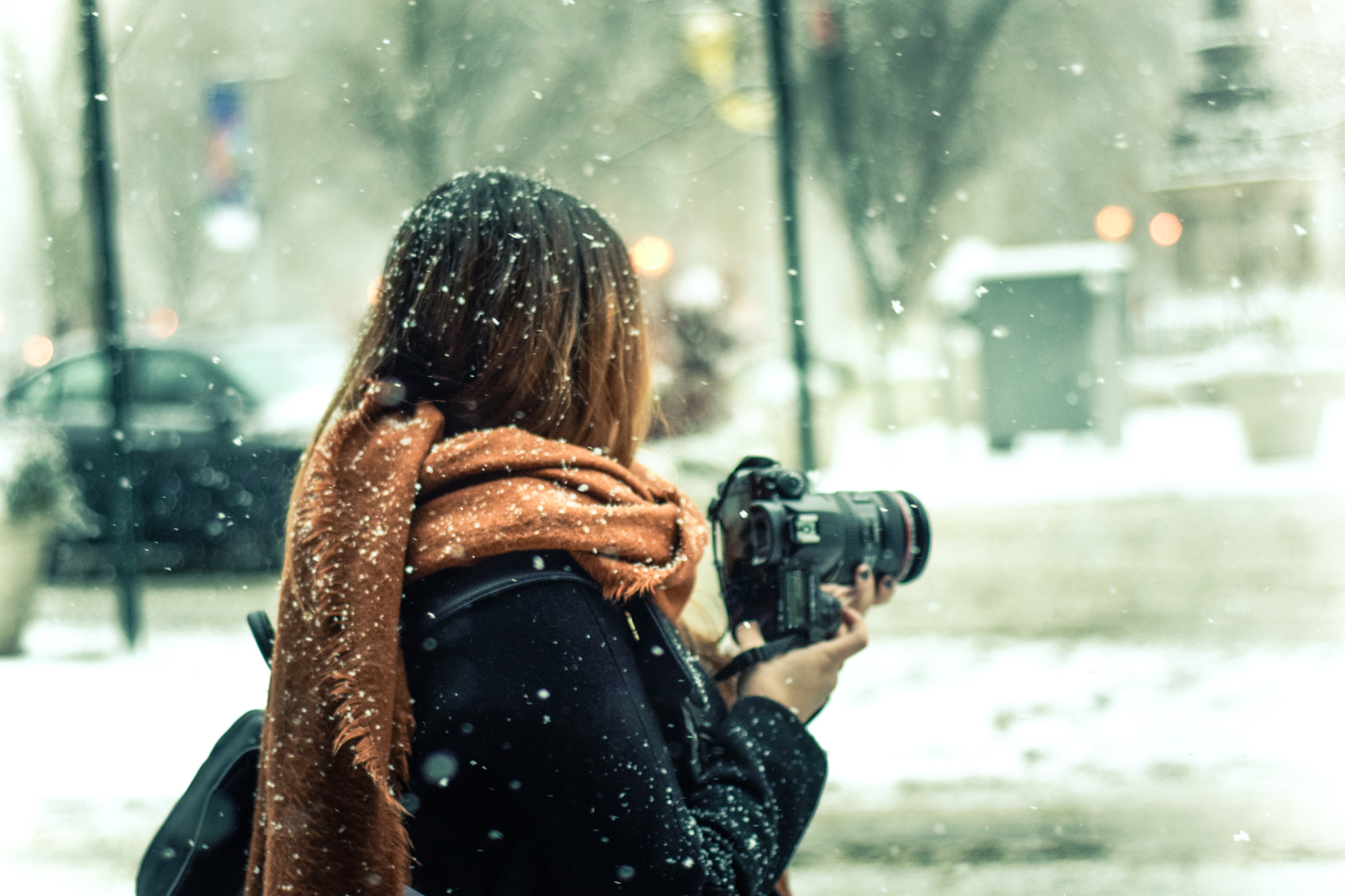 Nikon D5300 + Nikon AF Nikkor 50mm F1.8D sample photo. Showering snow photography