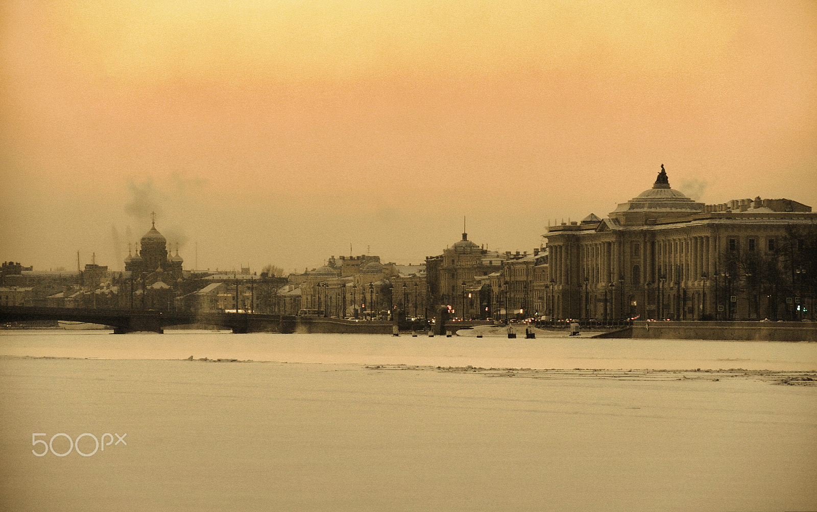 Canon EOS 1000D (EOS Digital Rebel XS / EOS Kiss F) sample photo. Sunset in a ghost town photography