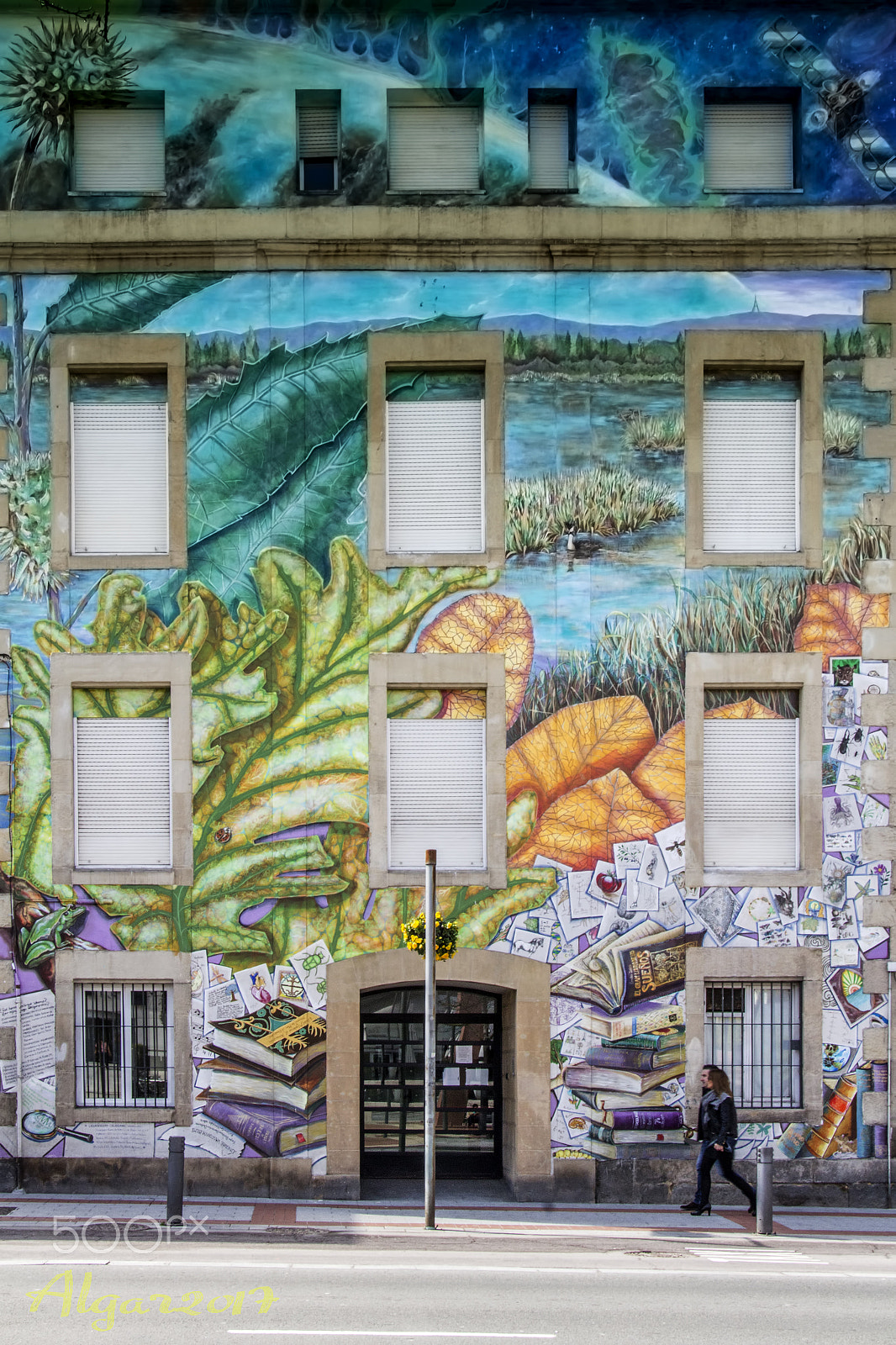 Canon EOS 60D sample photo. Painted building photography