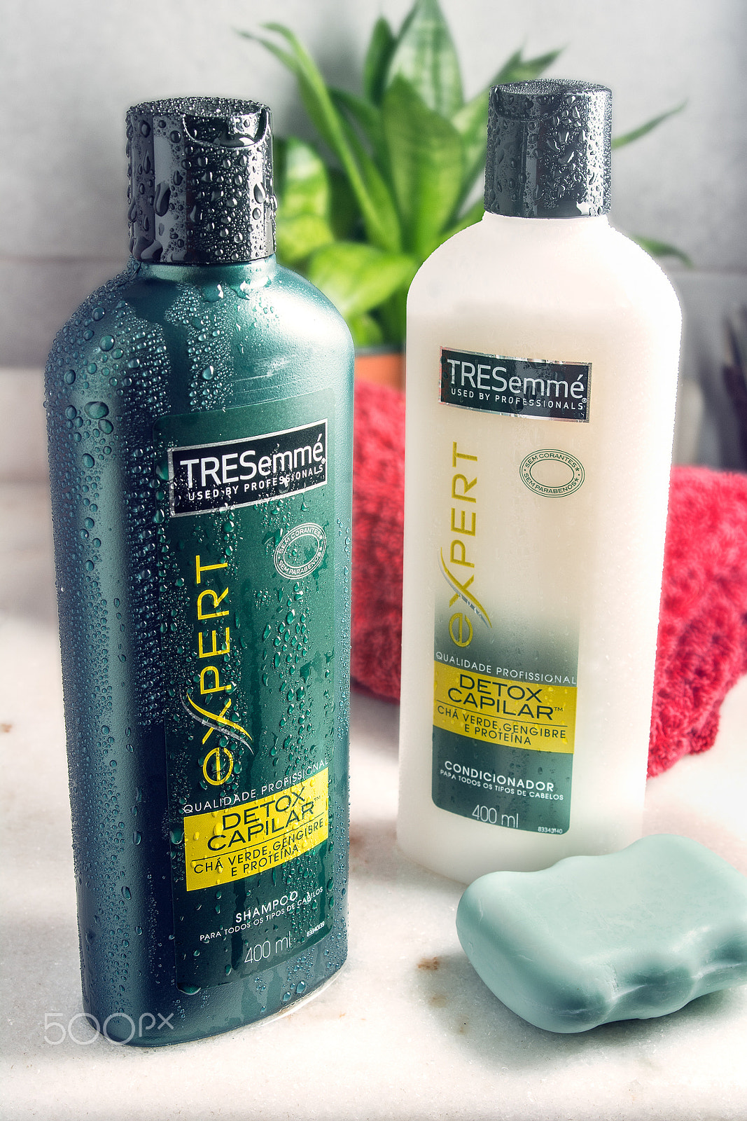 AF Zoom-Nikkor 28-80mm f/3.3-5.6G sample photo. Tresemmé shampoo and conditioner photography