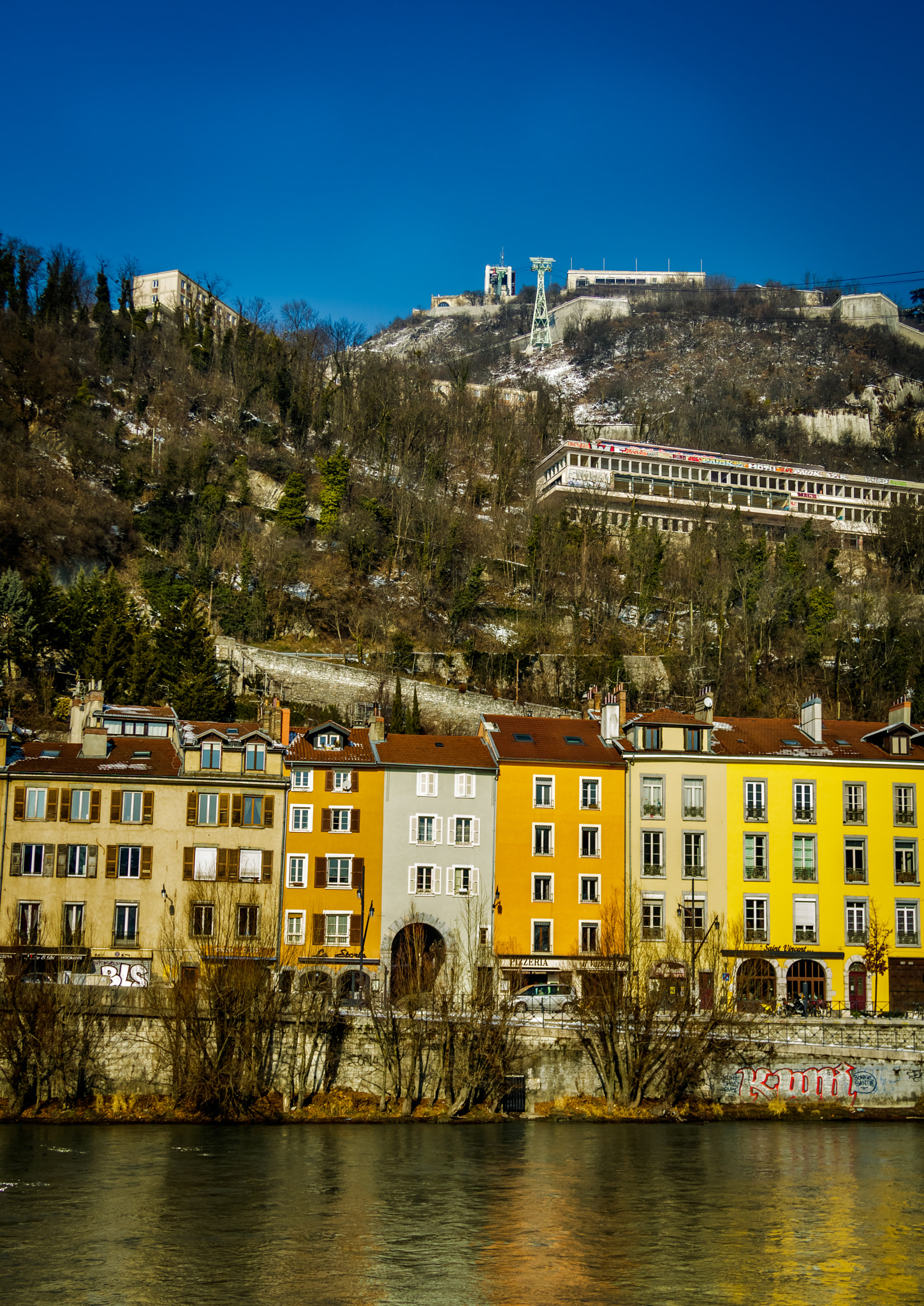 Canon EF 24-85mm F3.5-4.5 USM sample photo. Grenoble (france) photography