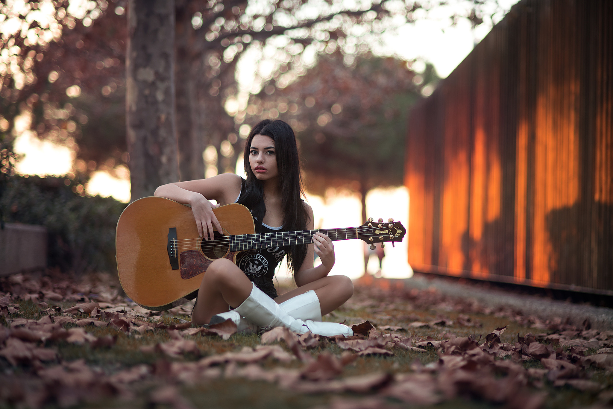 Nikon AF Nikkor 85mm F1.8D sample photo. Guitar basics photography
