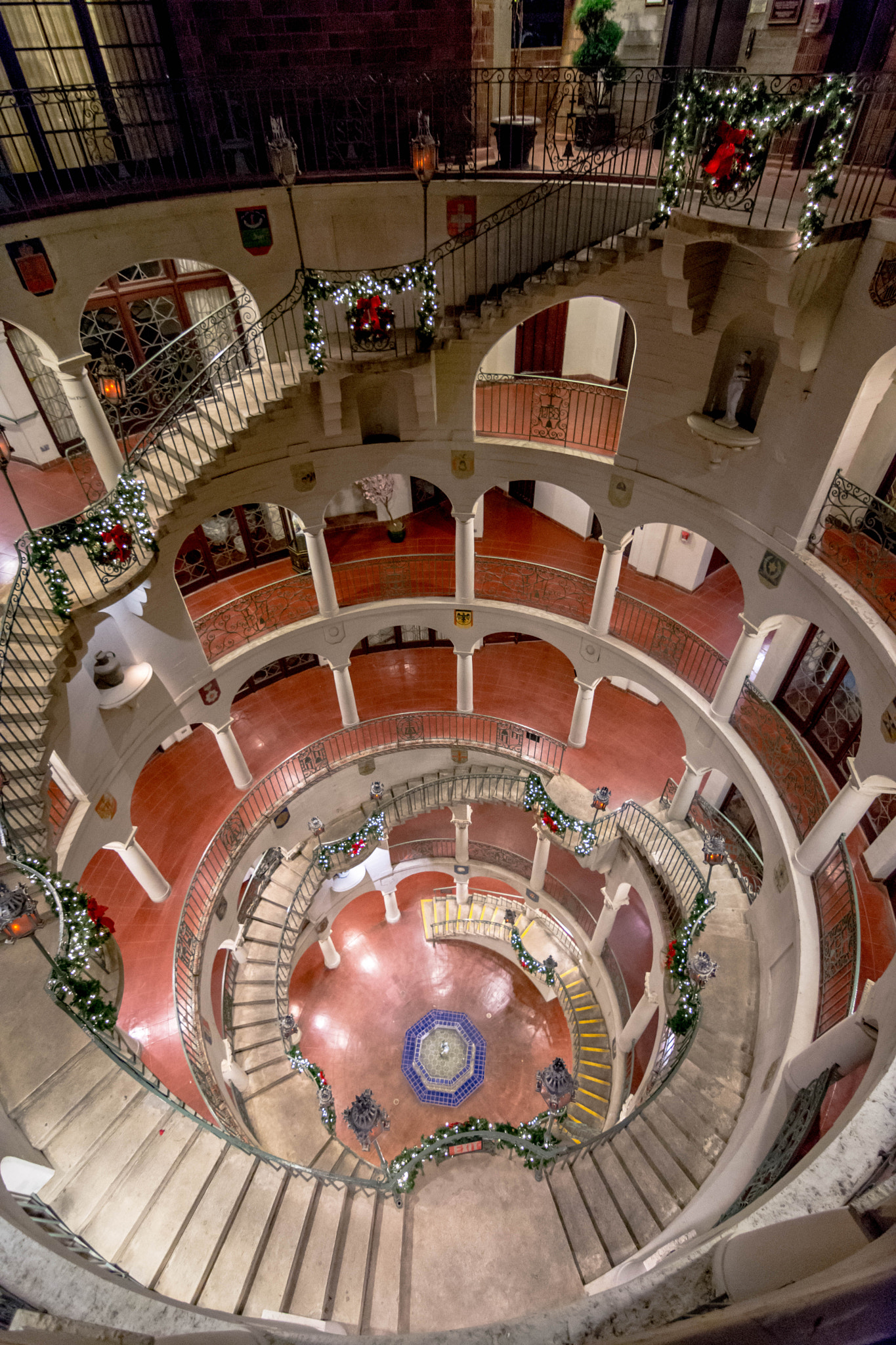 Tokina AT-X Pro 11-16mm F2.8 DX sample photo. The rotunda at the mission inn photography
