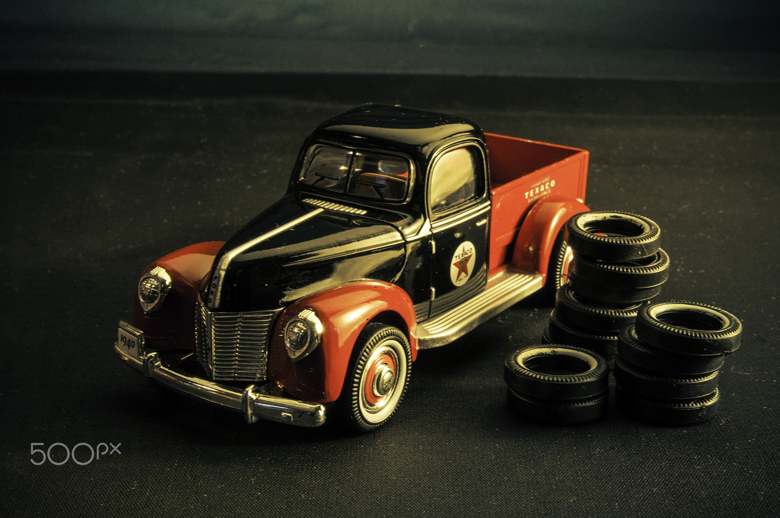 Sigma 17-70mm F2.8-4 DC Macro OS HSM | C sample photo. Miniature car photography