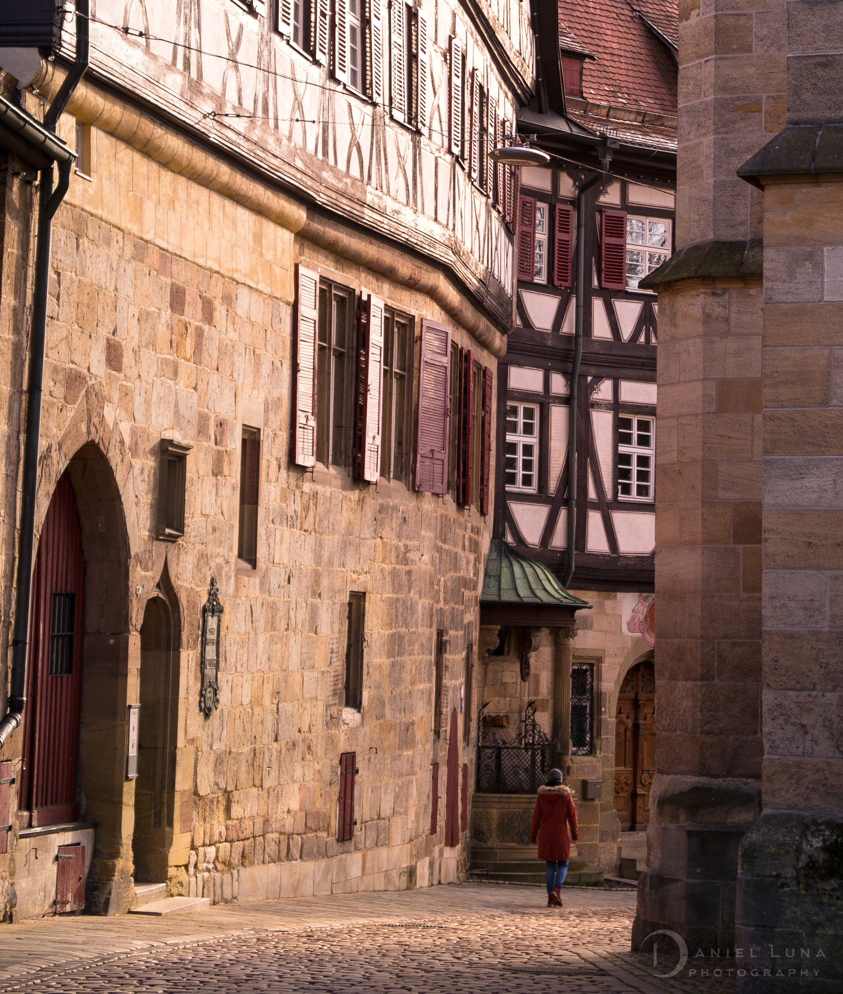 Samsung NX 20-50mm F3.5-5.6 ED sample photo. Walking in esslingen, germany photography