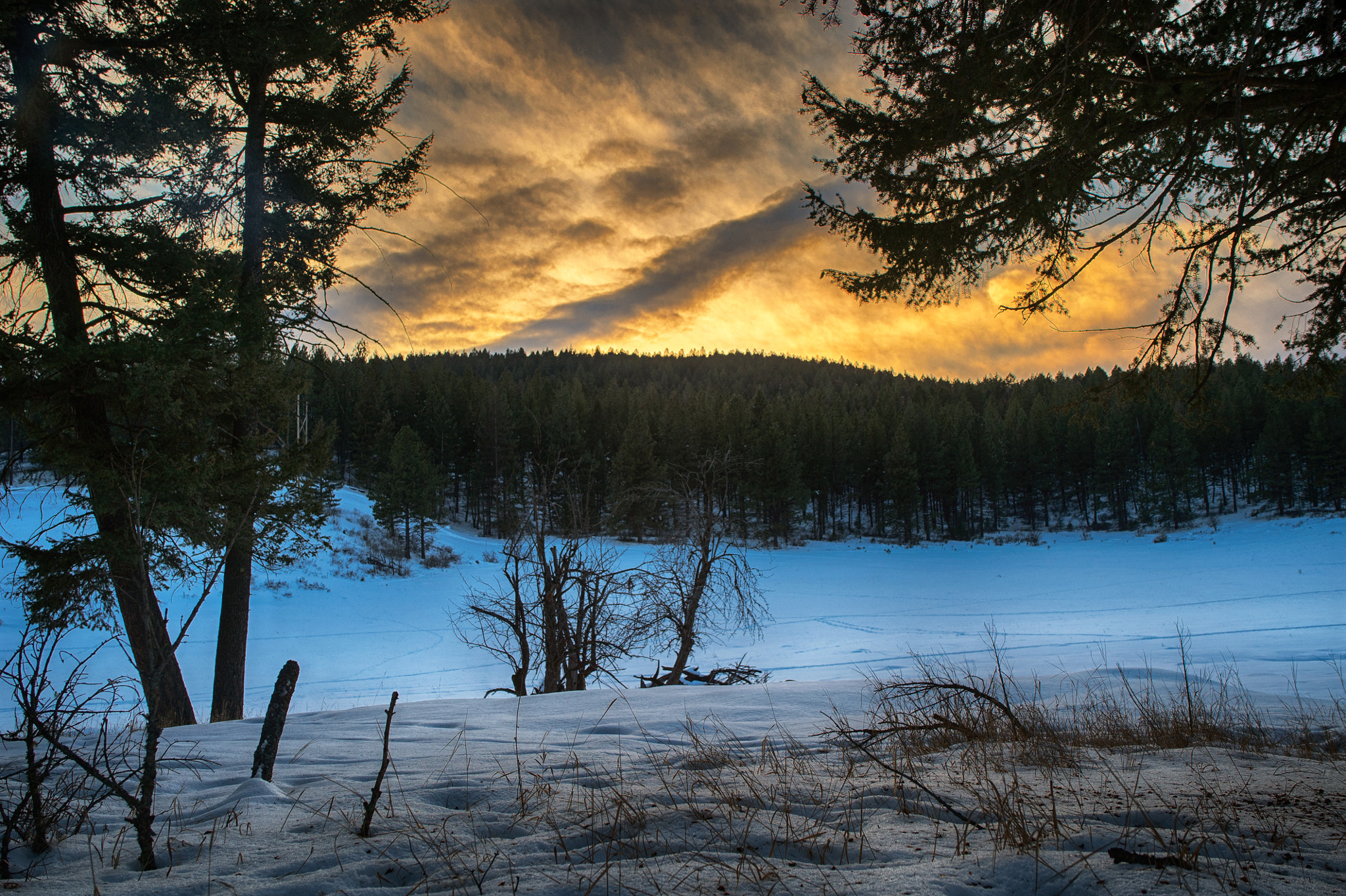 Minolta AF 28-70mm F2.8 G sample photo. Winter fire photography