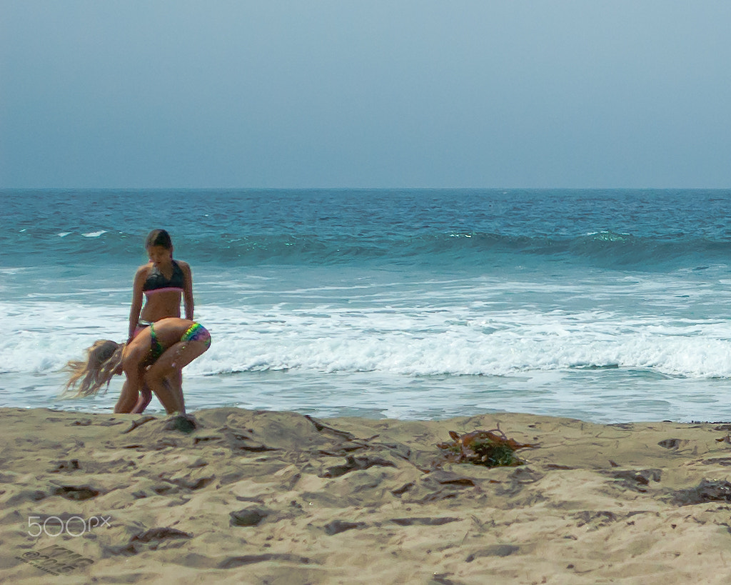 Nikon D70s sample photo. Digging photography