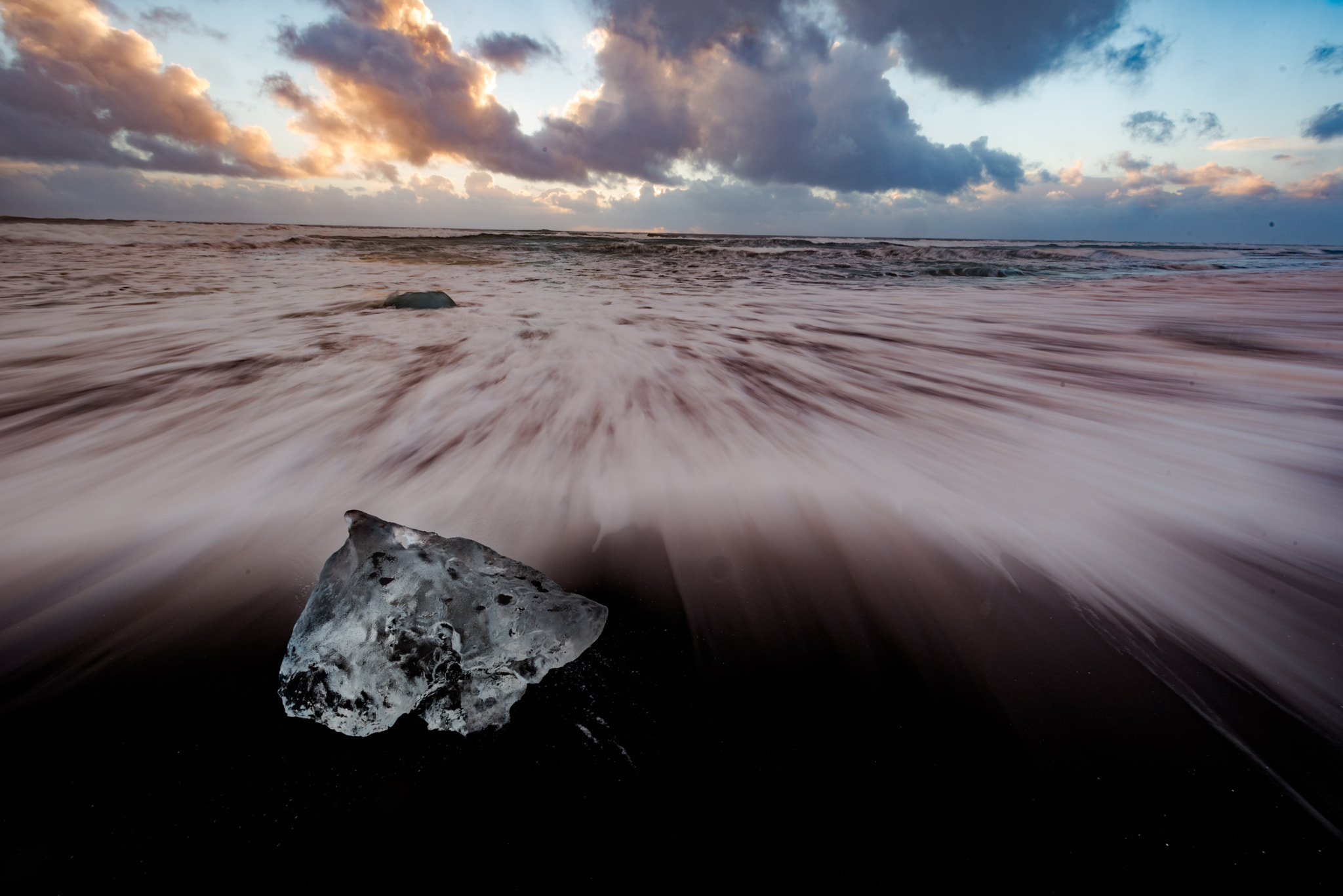 Nikon AF-S Nikkor 17-35mm F2.8D ED-IF sample photo. Waves coming in photography