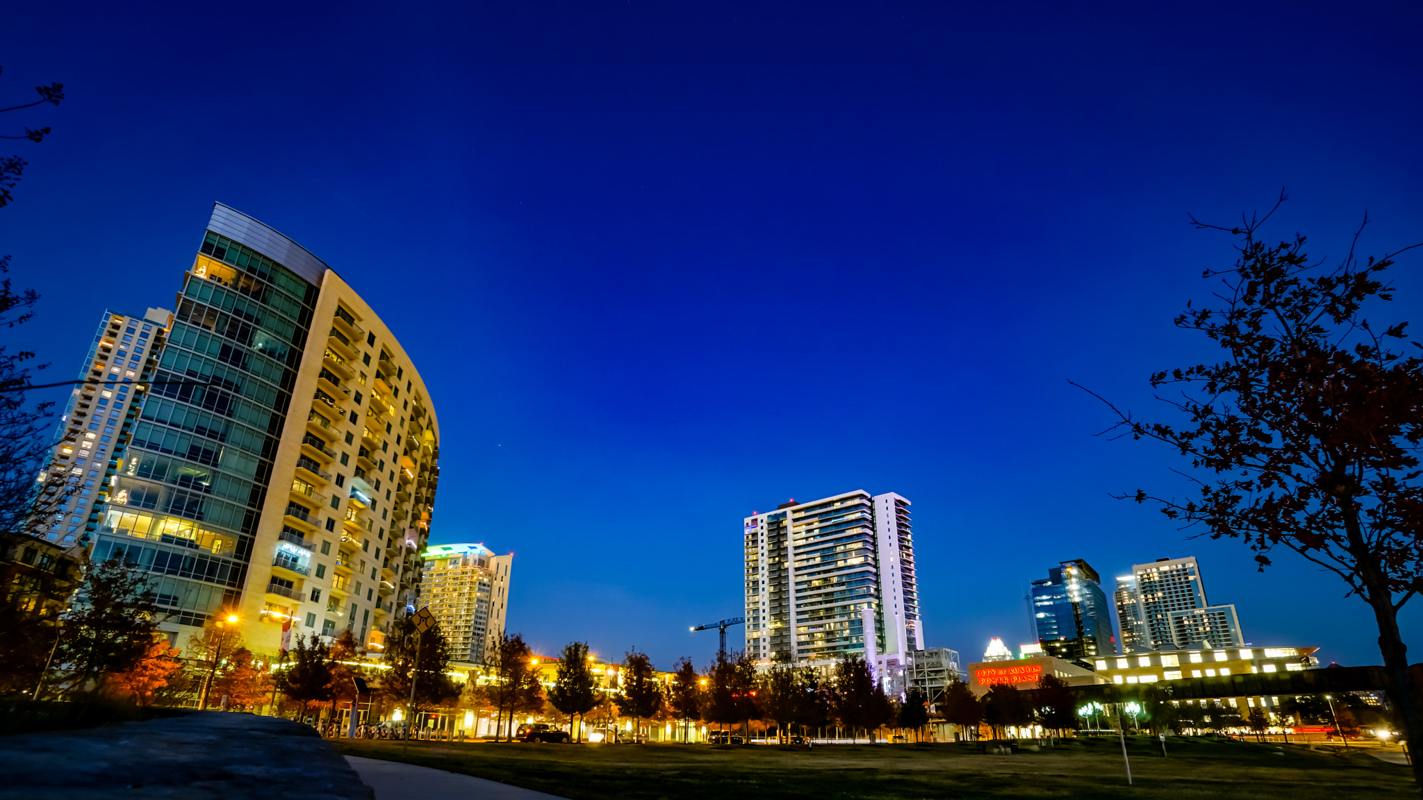 Sony a6500 + Sony E 10-18mm F4 OSS sample photo. Austin nights photography