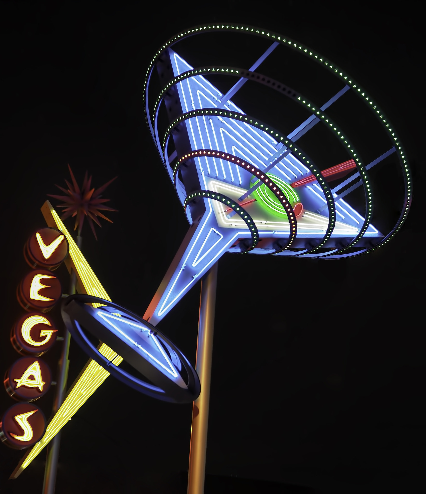 Olympus OM-D E-M5 II + OLYMPUS M.25mm F1.2 sample photo. Stays in vegas photography