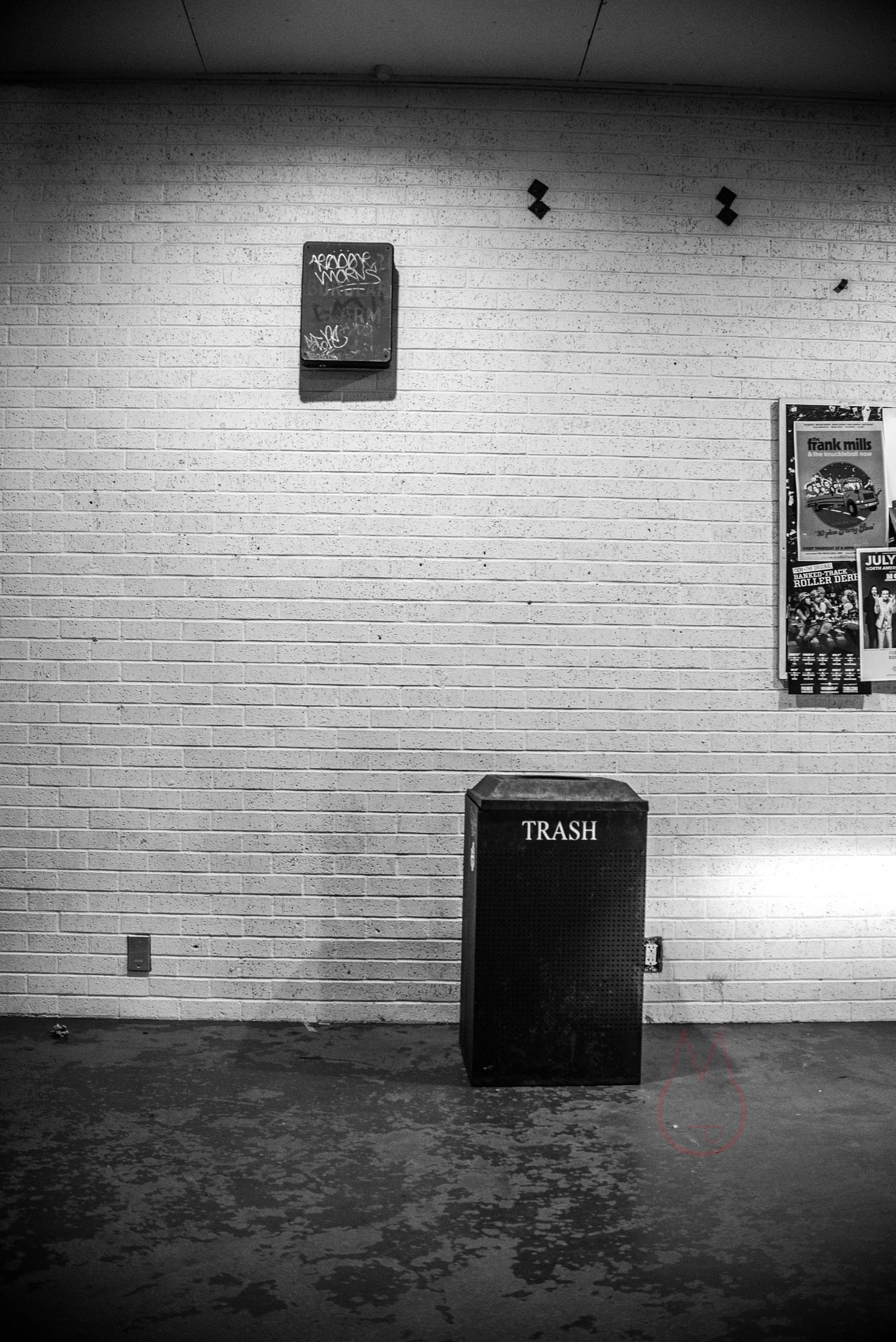 Nikon D610 + Nikon AF-S DX Nikkor 35mm F1.8G sample photo. Last night photography