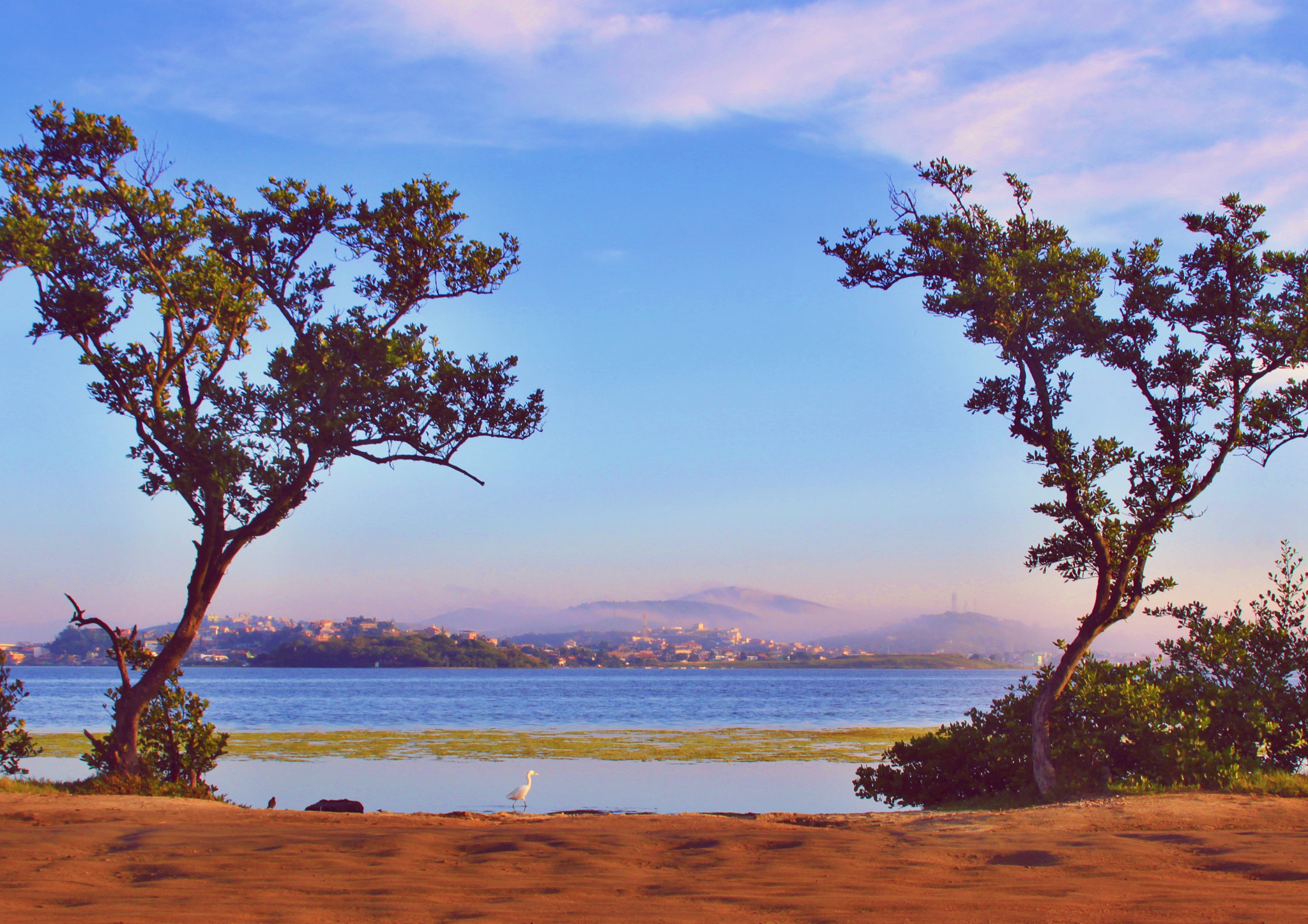 Canon EF 28-135mm F3.5-5.6 IS USM sample photo. Beautiful lake photography