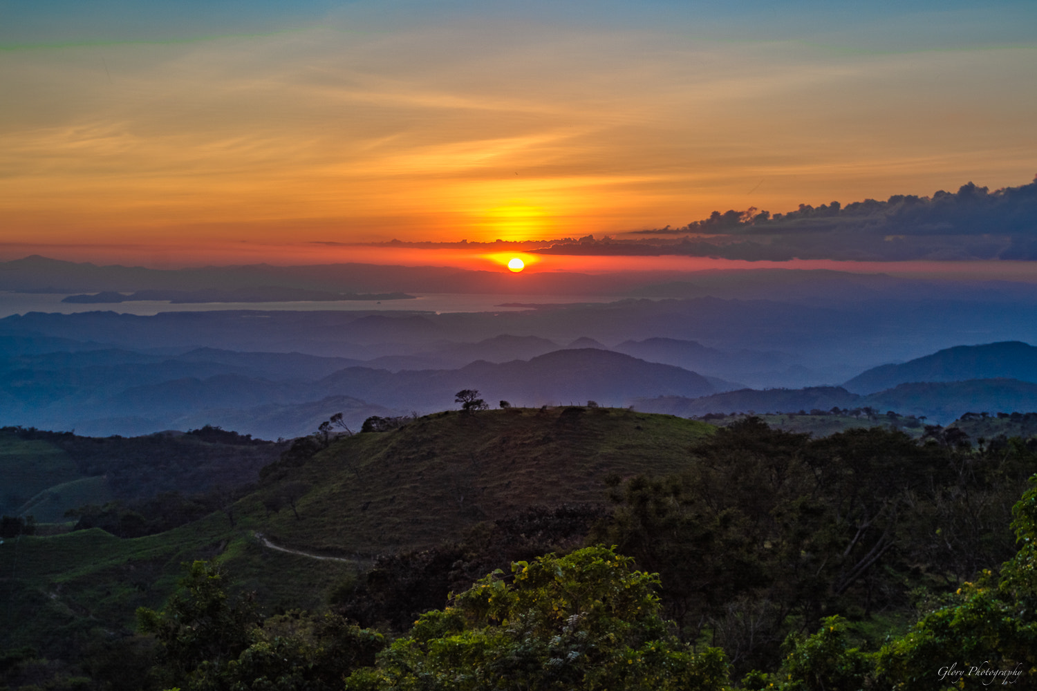 Nikon AF-S Nikkor 18-35mm F3.5-4.5G ED sample photo. Monteverde photography