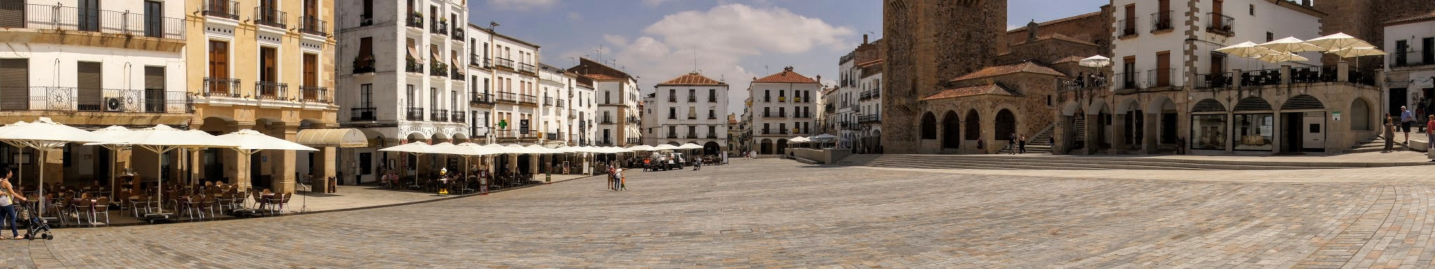 Sony SLT-A33 sample photo. Plaza mayor  cáceres. spain photography