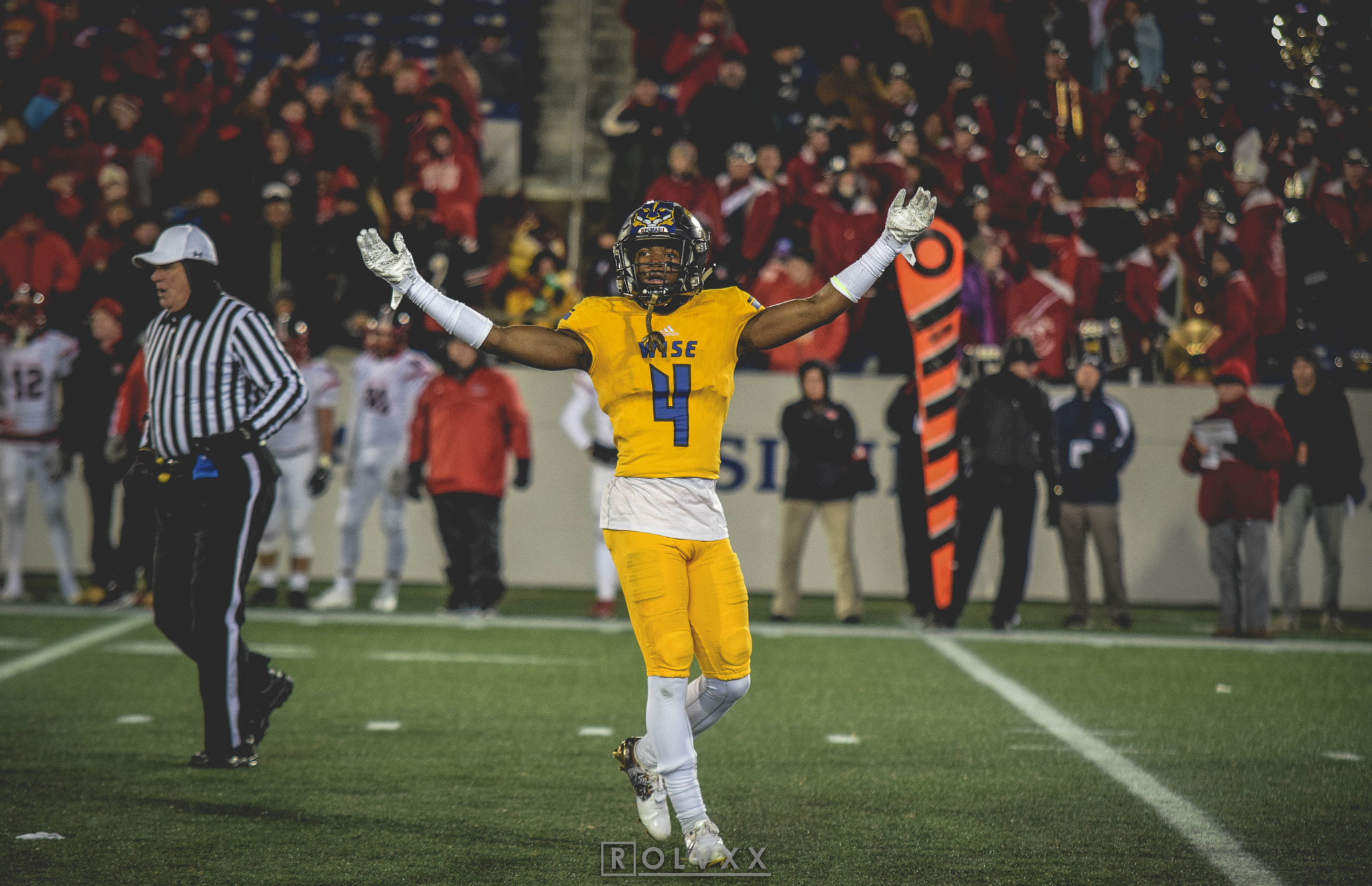 Sigma 70-200mm F2.8 EX DG Macro HSM II sample photo. Dr.henry a. wise high school football state championship photography