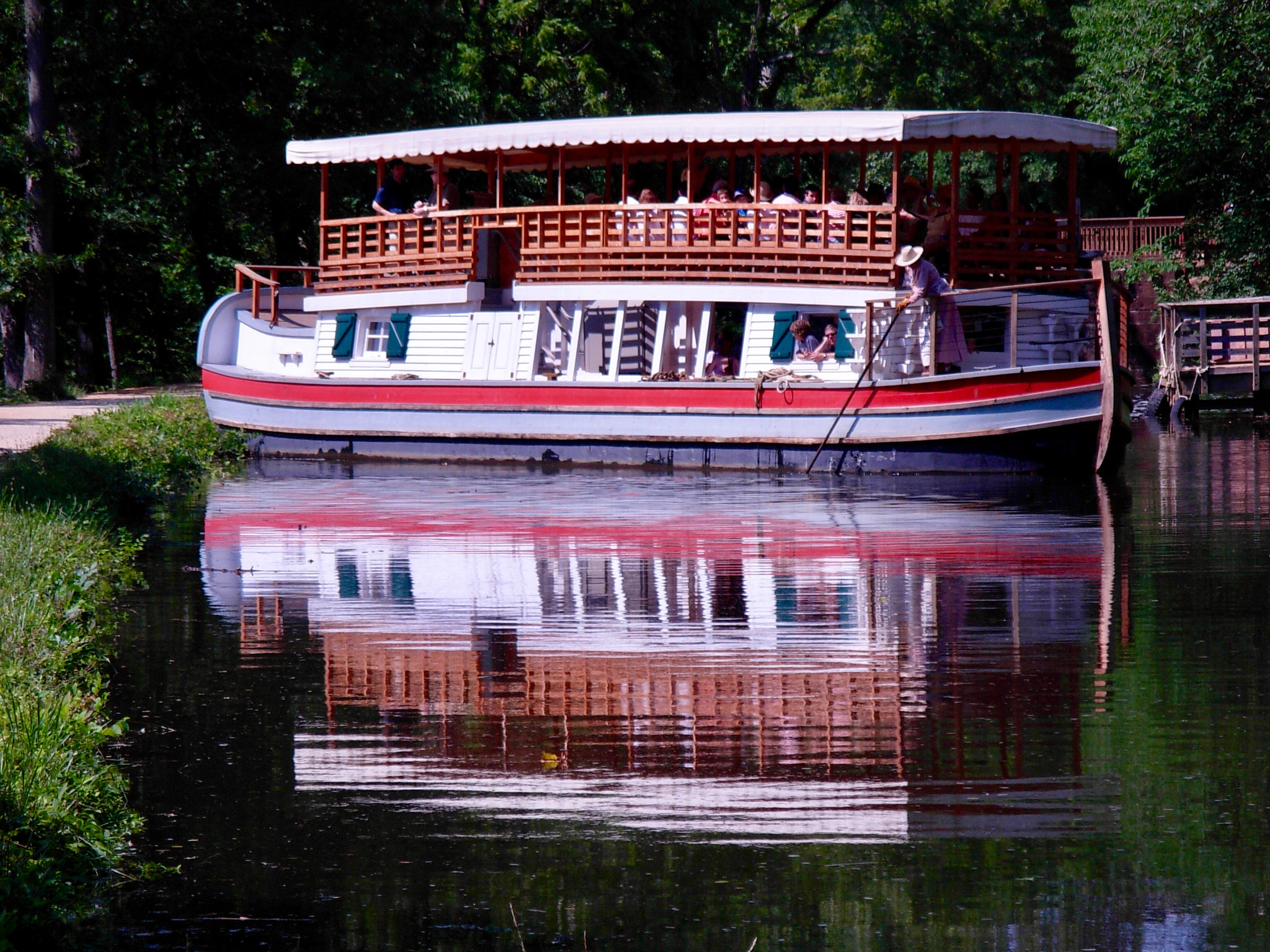 Nikon COOLPIX L5 sample photo. Canal boat on the tow path.  c&o canal in maryland photography