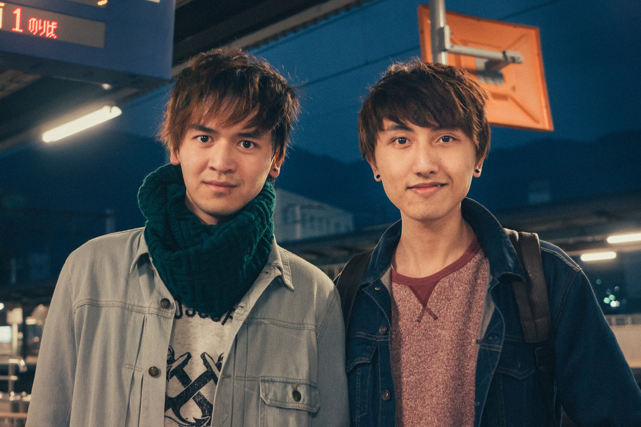 Panasonic Lumix DMC-GH2 + LUMIX G 25/F1.7 sample photo. Roommate photography