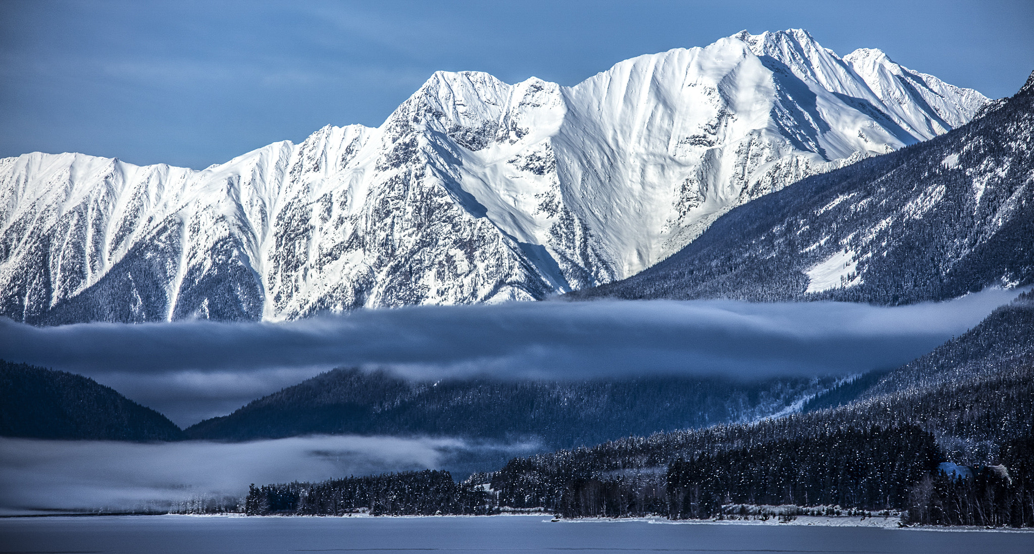Canon EOS 5DS R + Sigma 150-500mm F5-6.3 DG OS HSM sample photo. On the way to mount robson winter scene photography