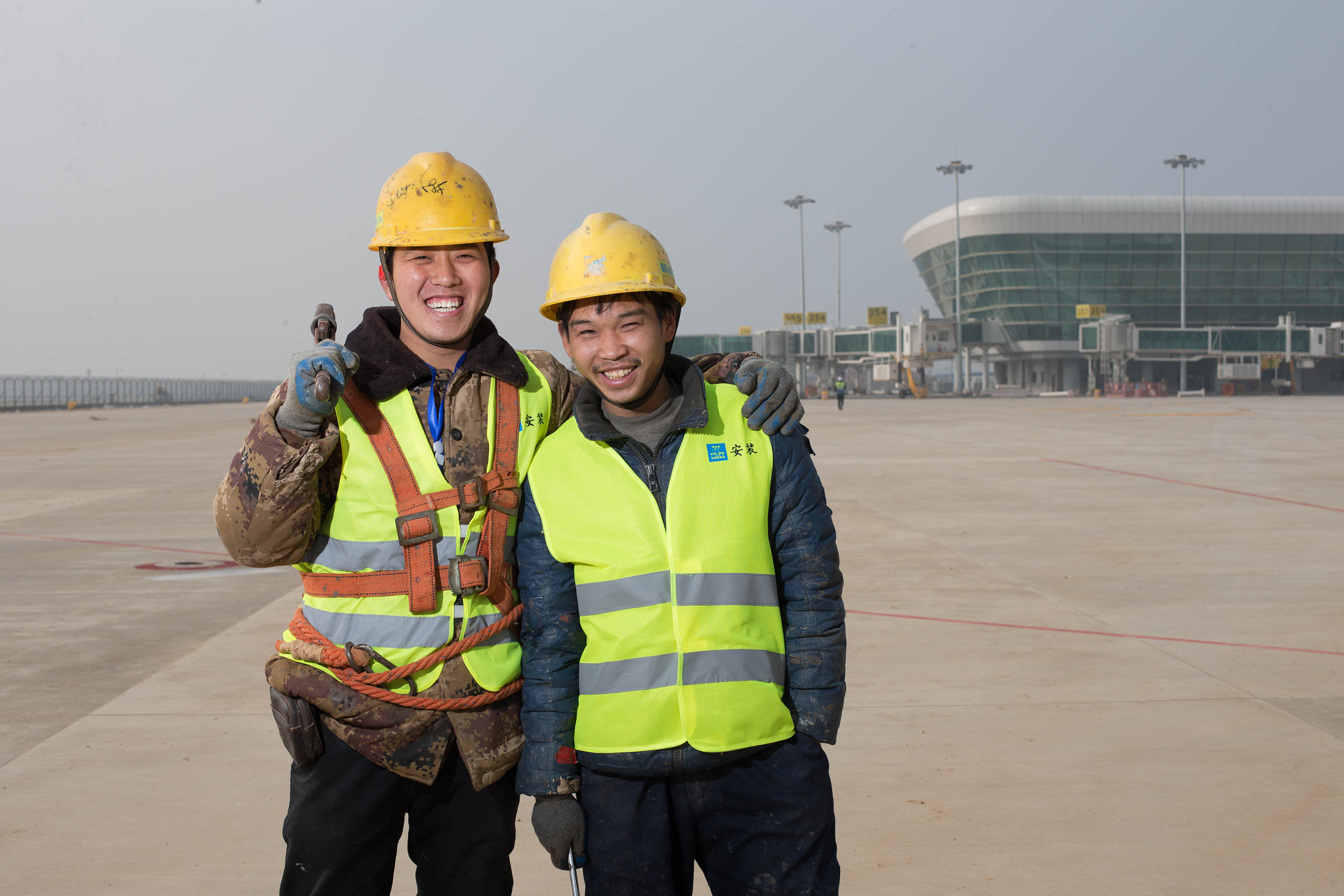 Canon EOS-1D X sample photo. Smile of urban builders photography