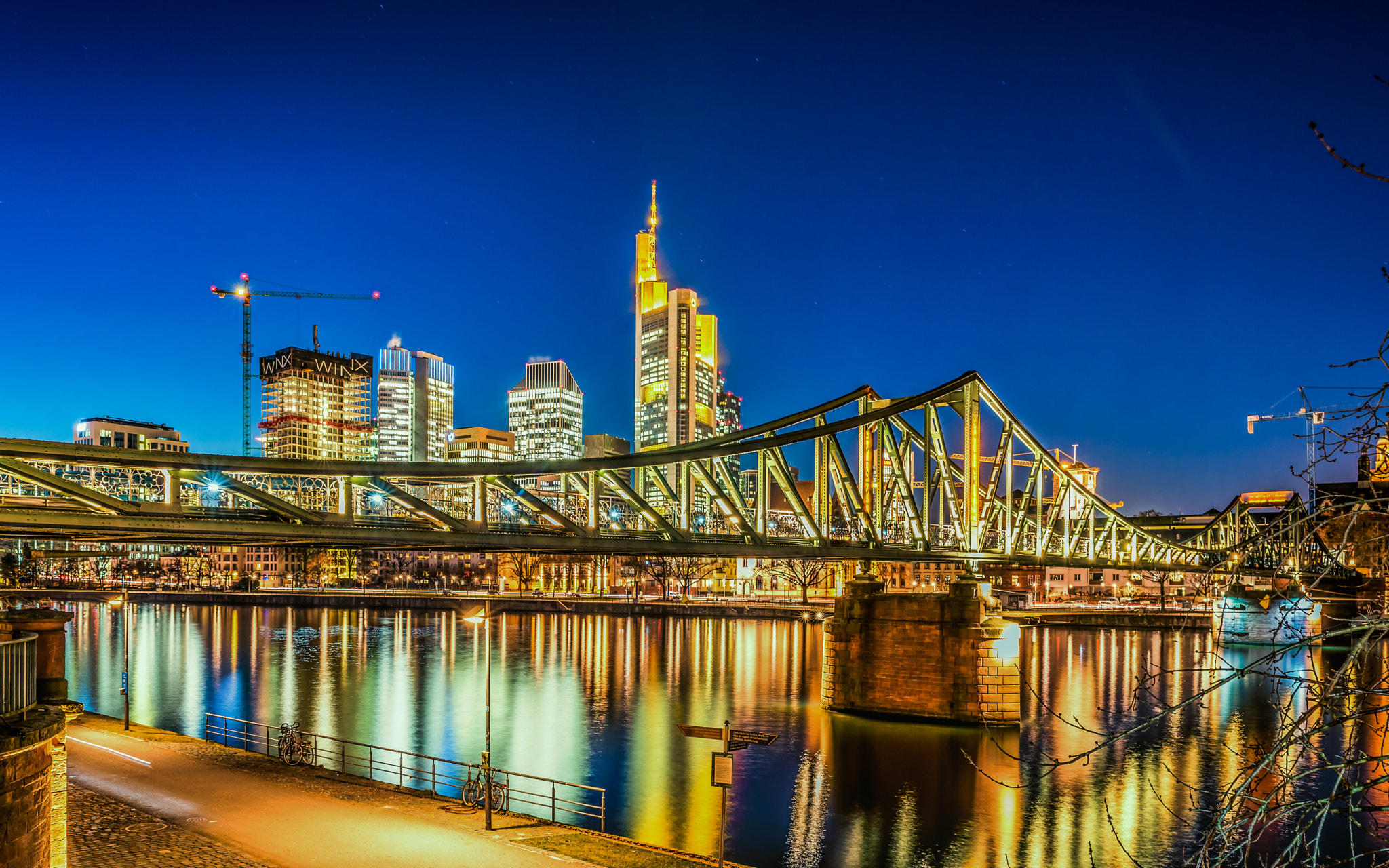 Nikon D750 + Nikon AF-S Nikkor 24mm F1.4G ED sample photo. Güldener schein photography