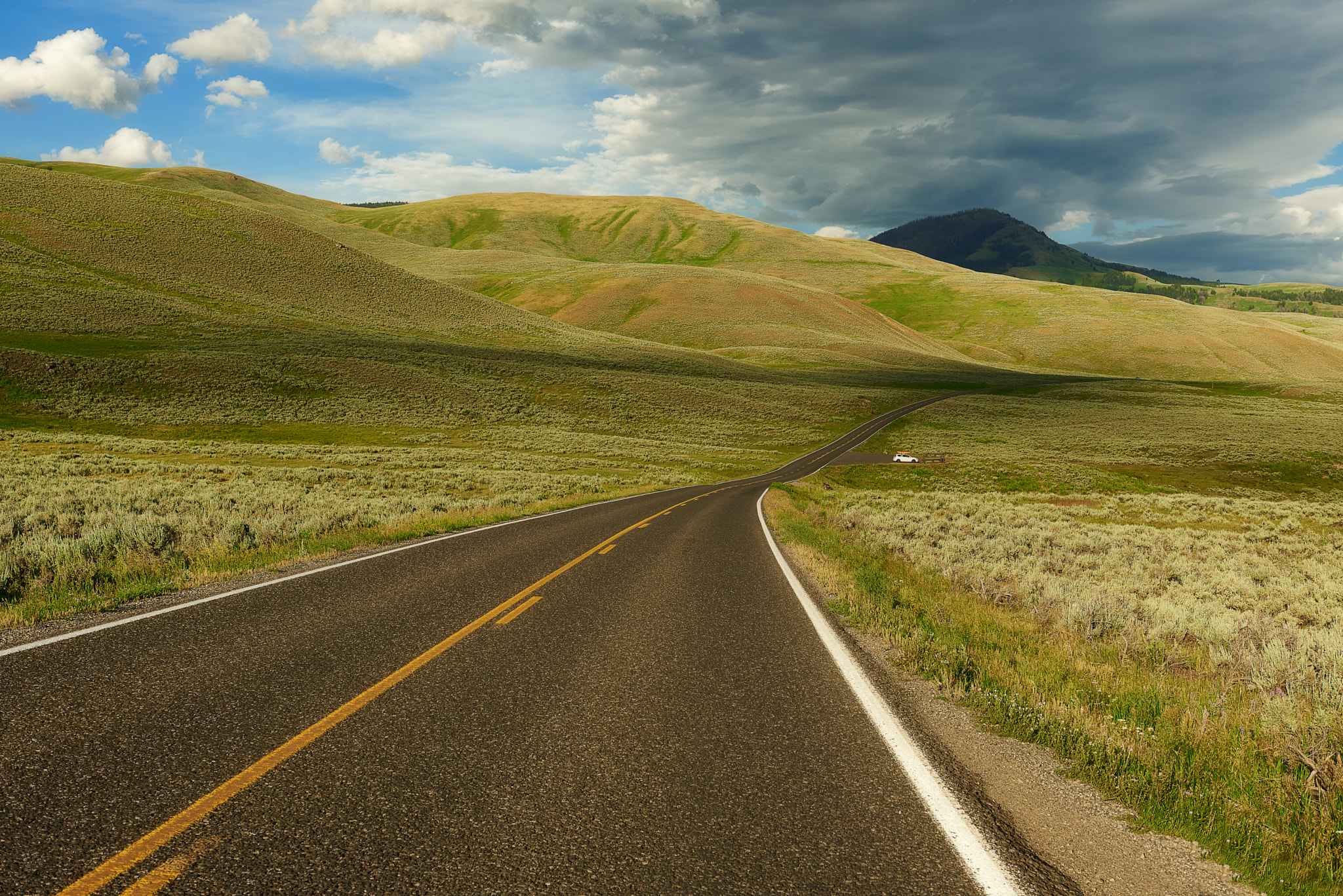 Nikon AF-S Nikkor 24-70mm F2.8G ED sample photo. On the road photography