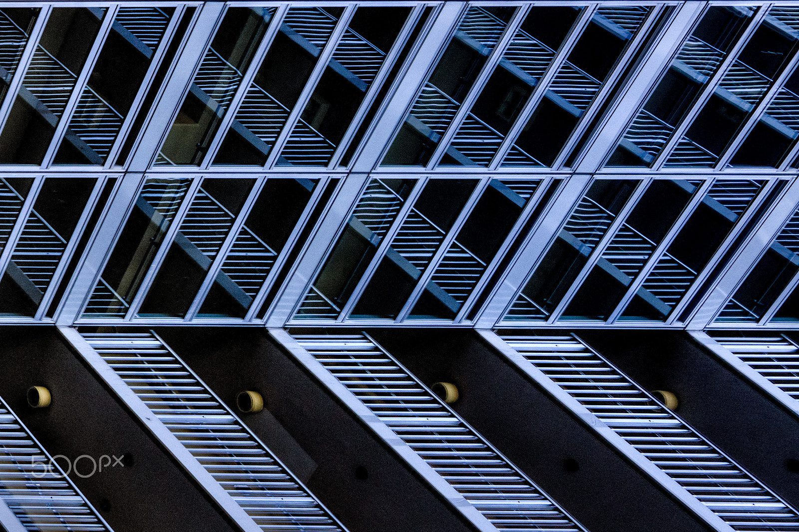 Sony a6000 + Sony FE 70-200mm F4 G OSS sample photo. Architecture circuit photography