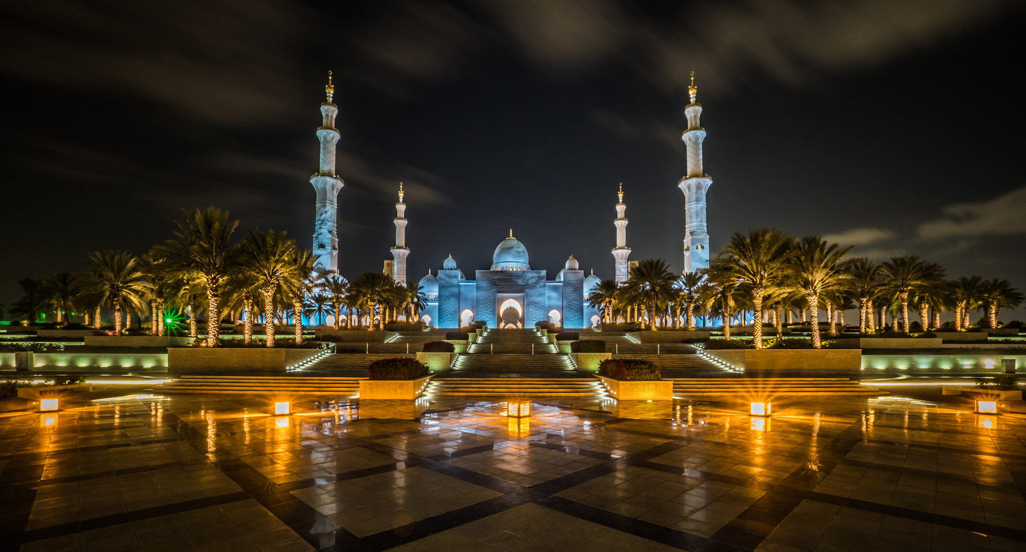 Sony a6300 + Sony E 10-18mm F4 OSS sample photo. Sheikh zayed grand mosque photography