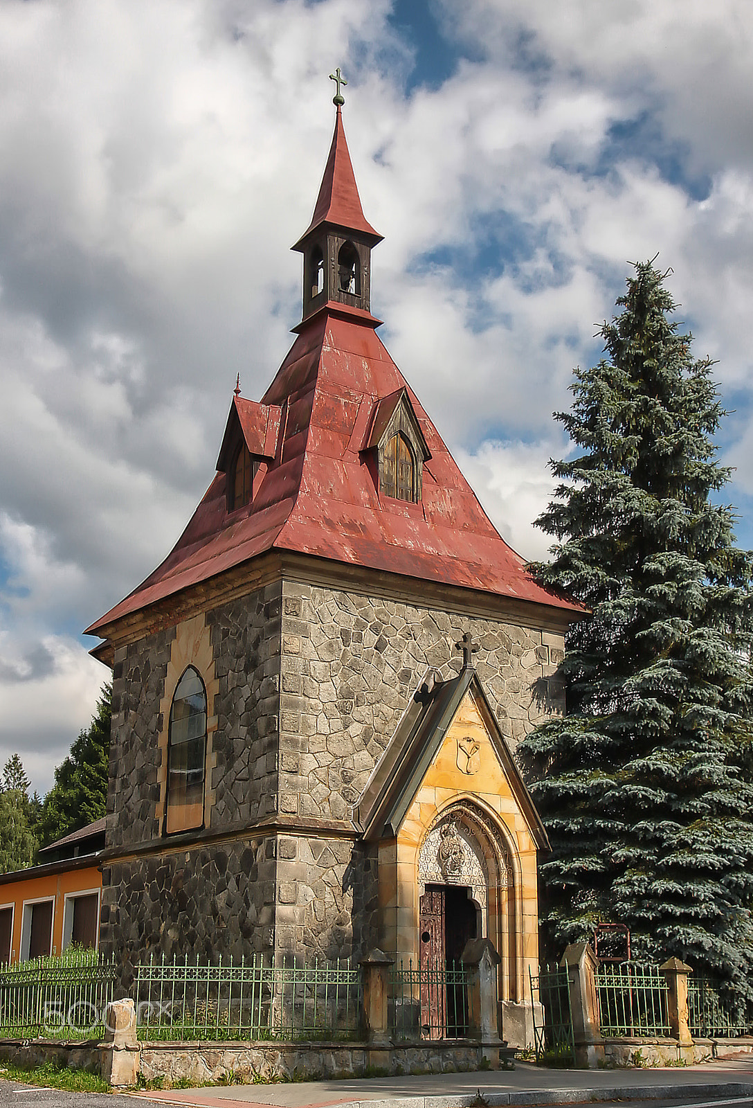 Tamron SP AF 17-50mm F2.8 XR Di II LD Aspherical (IF) sample photo. The chapel of st elizabeth photography