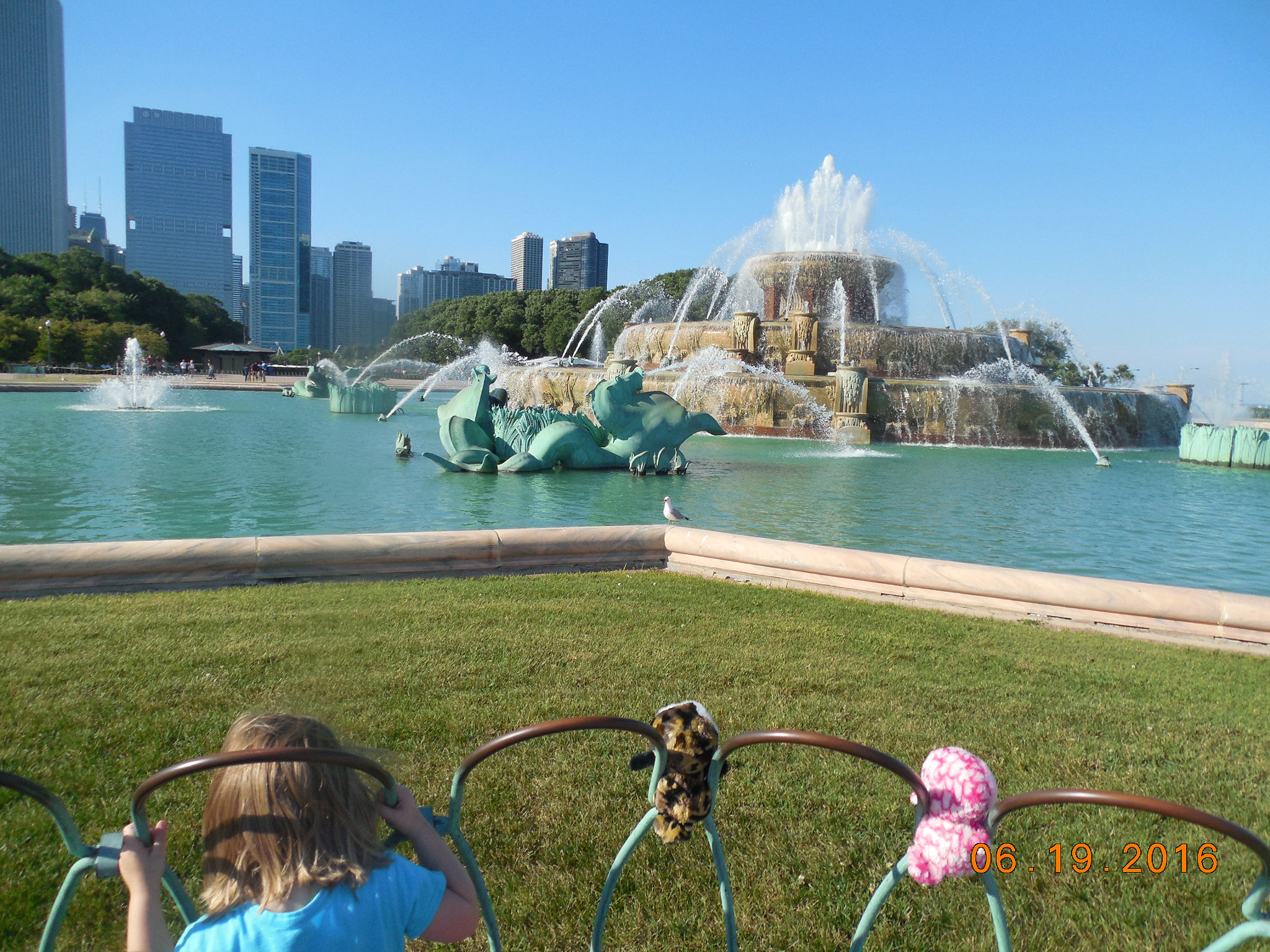 Nikon COOLPIX L620 sample photo. At buckingham fountain photography