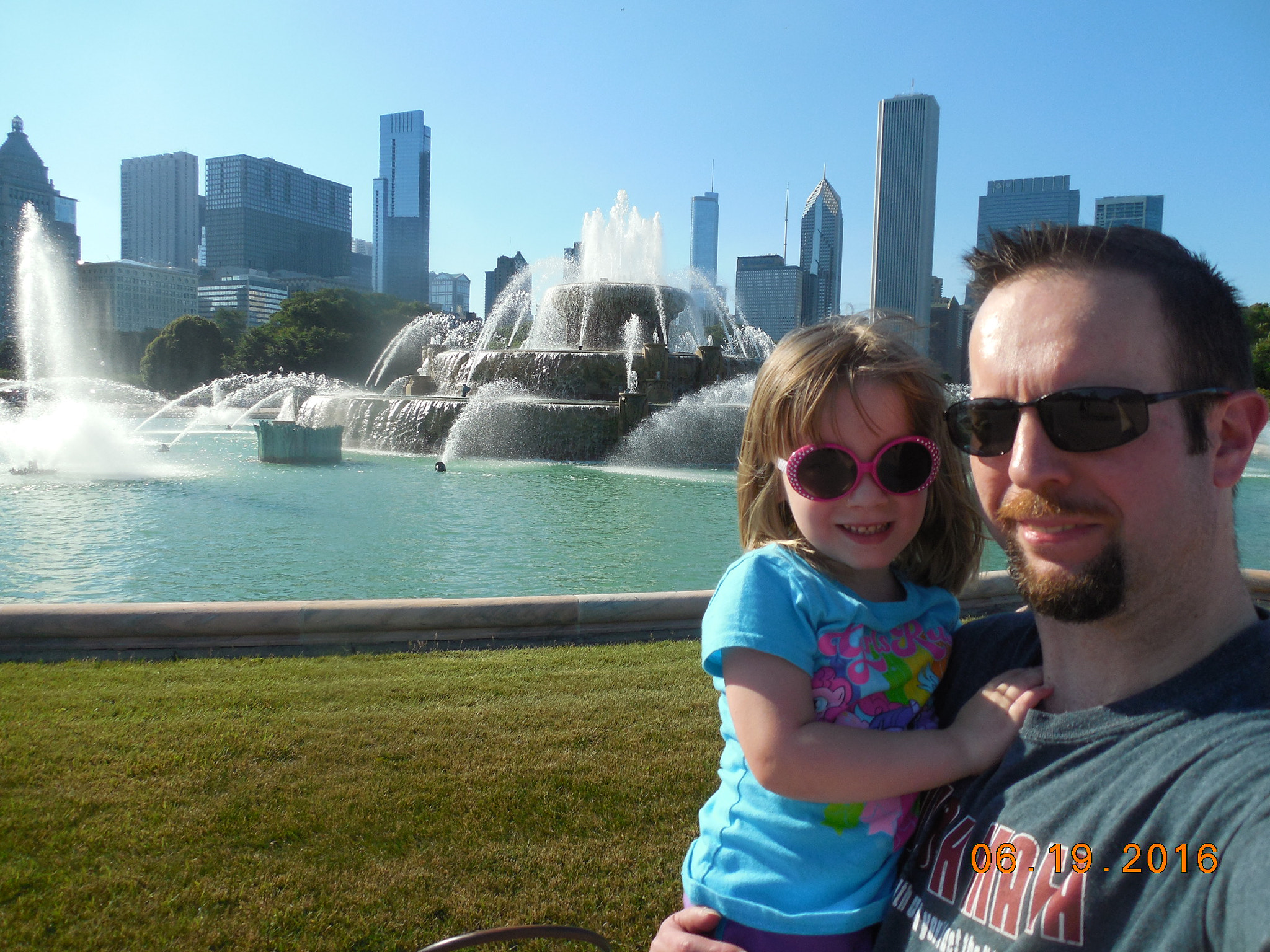 Nikon COOLPIX L620 sample photo. At buckingham fountain photography