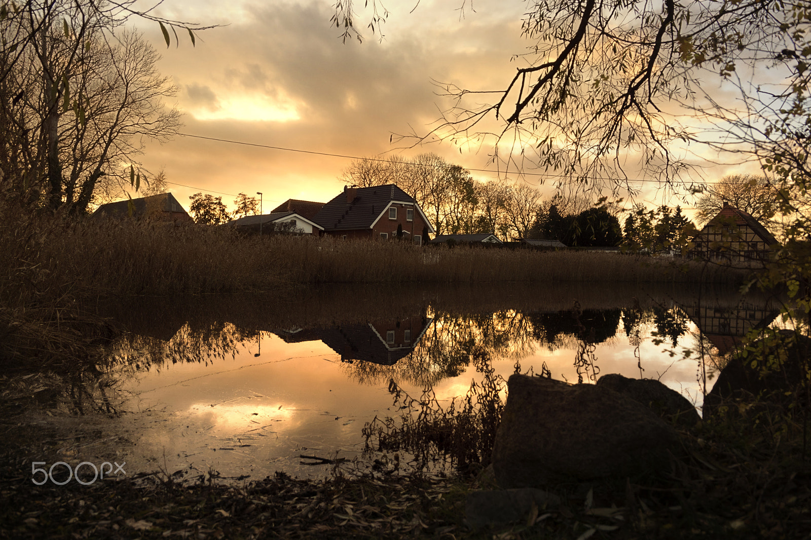 Sony DT 18-135mm F3.5-5.6 SAM sample photo. Autumn lake photography