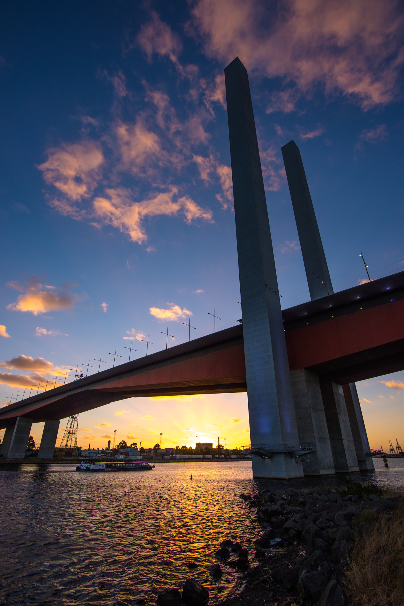 Tokina AT-X 17-35mm F4 Pro FX sample photo. Under the bridge photography