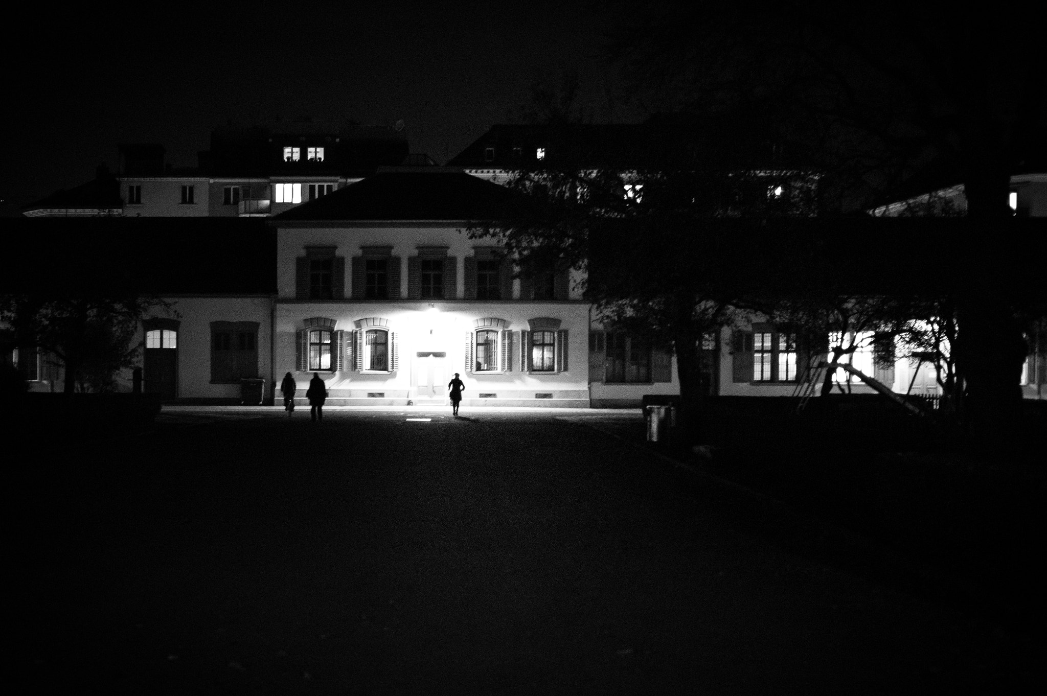 Leica Summilux-M 35mm F1.4 ASPH sample photo. Late at night photography