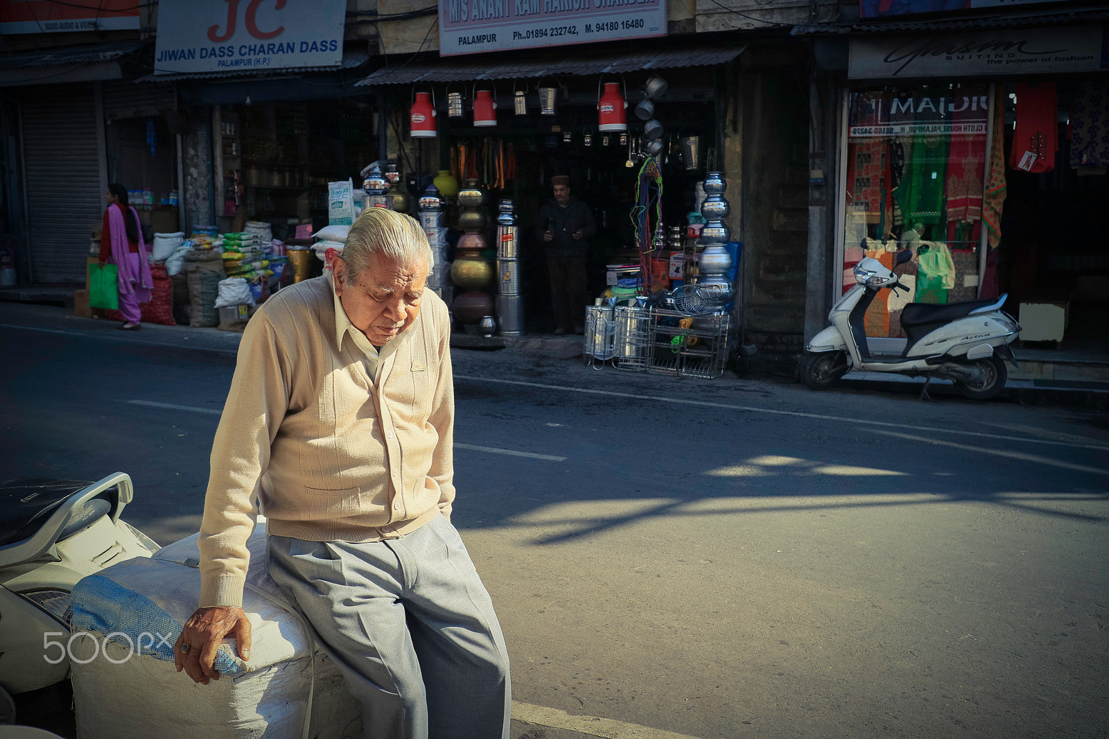 Canon EOS M3 + Canon EF-M 22mm F2 STM sample photo. The old man photography