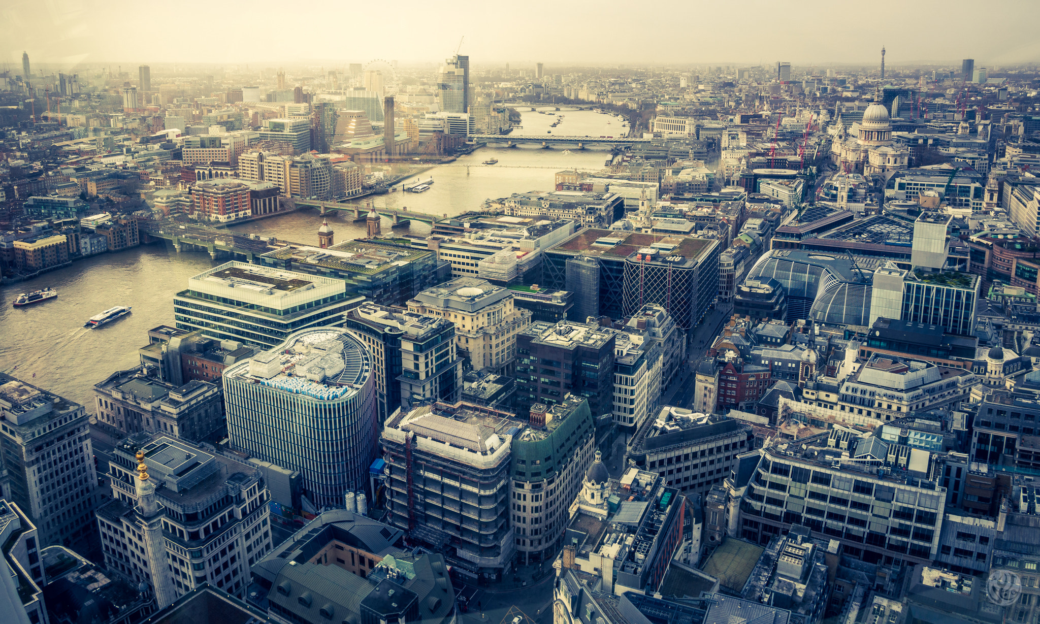 Olympus OM-D E-M10 II + Panasonic Lumix G 14mm F2.5 ASPH sample photo. London city... can be so pretty photography