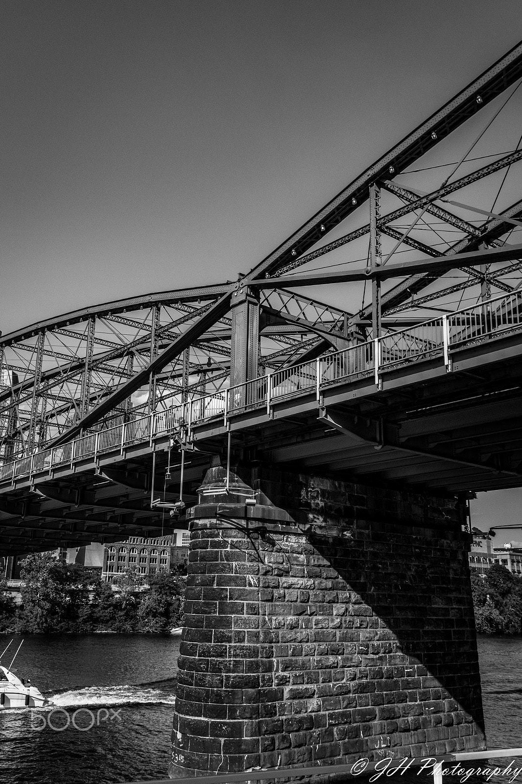 Canon EF-S 18-135mm F3.5-5.6 IS sample photo. City of pittsburgh photography
