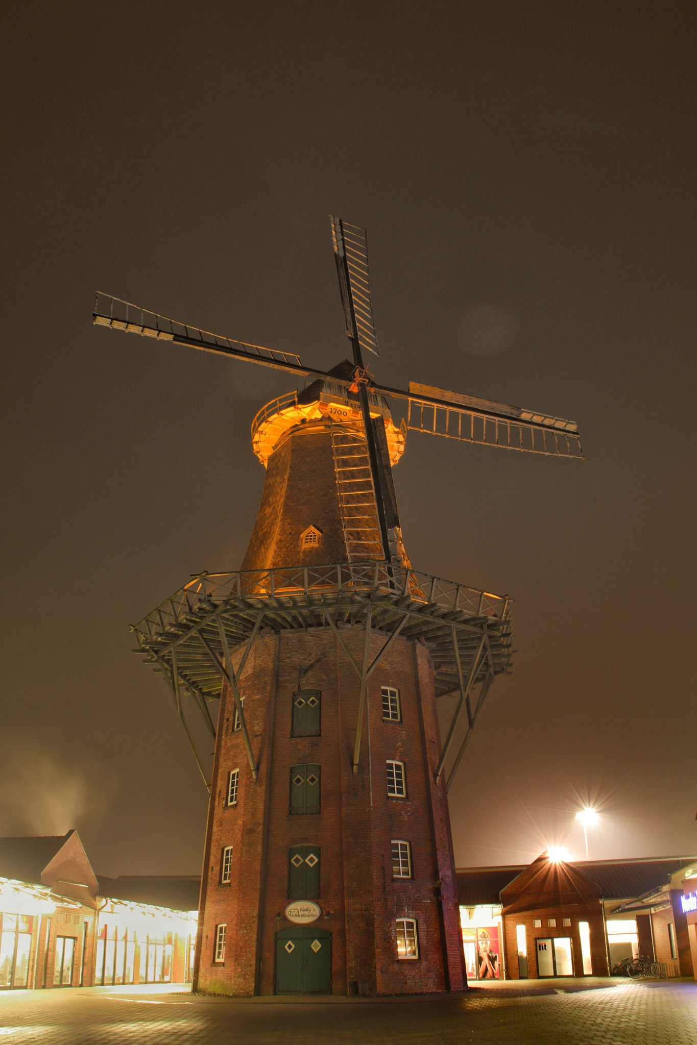 Pentax K-70 + Tamron AF 18-200mm F3.5-6.3 XR Di II LD Aspherical (IF) Macro sample photo. Windmühle in norden, ostfriesland photography