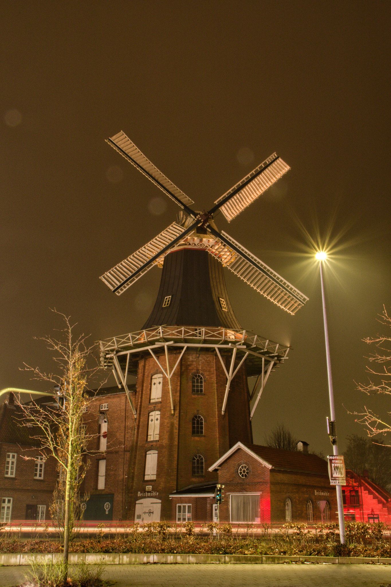 Pentax K-70 + Tamron AF 18-200mm F3.5-6.3 XR Di II LD Aspherical (IF) Macro sample photo. Windmühle in norden, ostfriesland photography