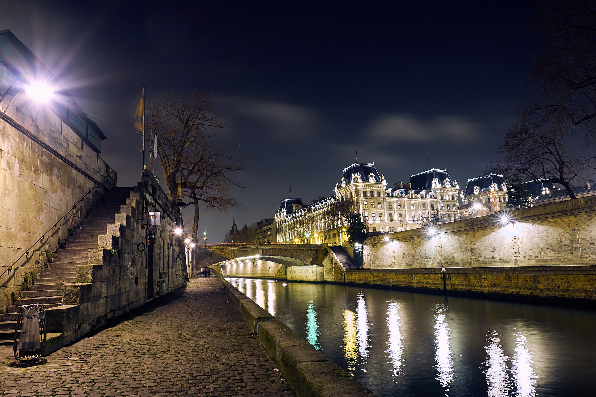 Fujifilm X-E1 sample photo. View from the seine wharf of ile de la cité. photography